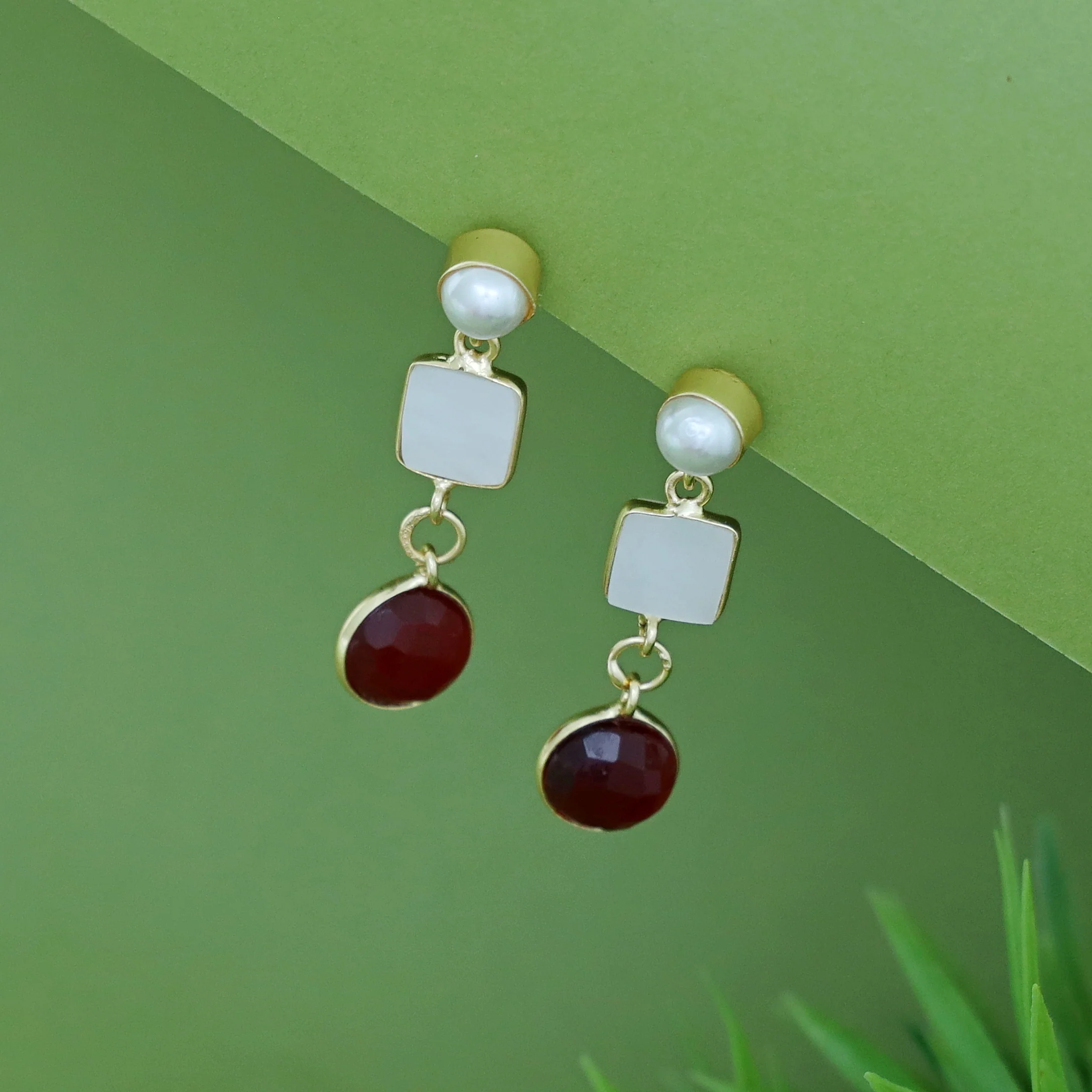 Renosa MOP + Glossy Pearl Earring - Image 10