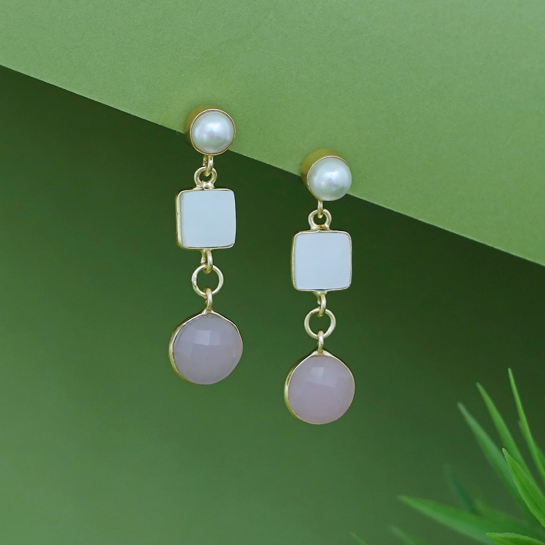 Renosa MOP + Glossy Pearl Earring - Image 4
