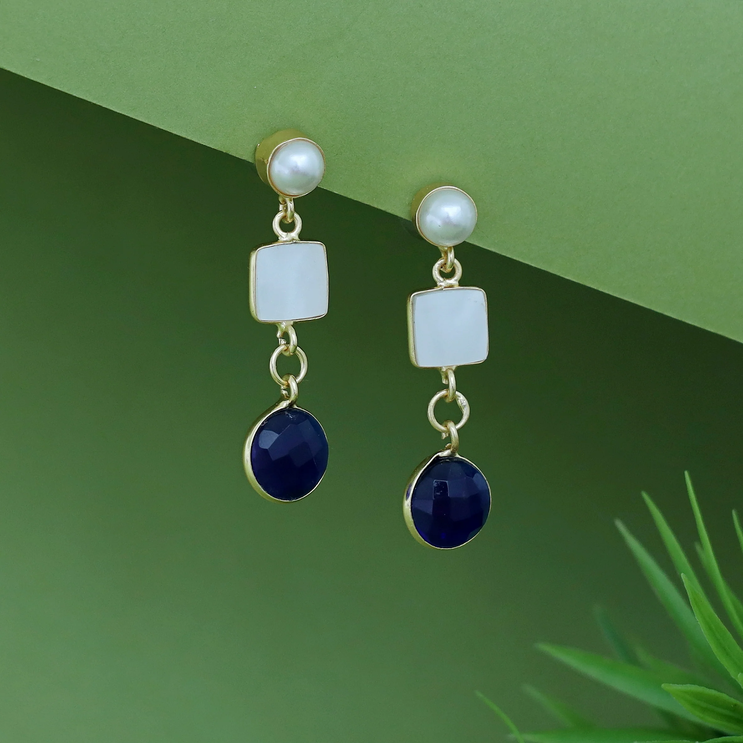 Renosa MOP + Glossy Pearl Earring - Image 5