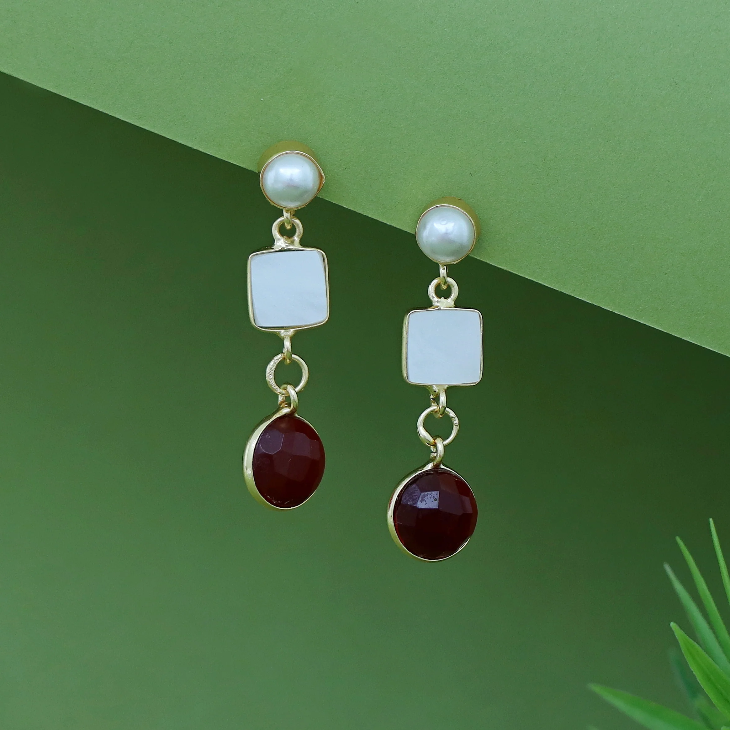 Renosa MOP + Glossy Pearl Earring - Image 6