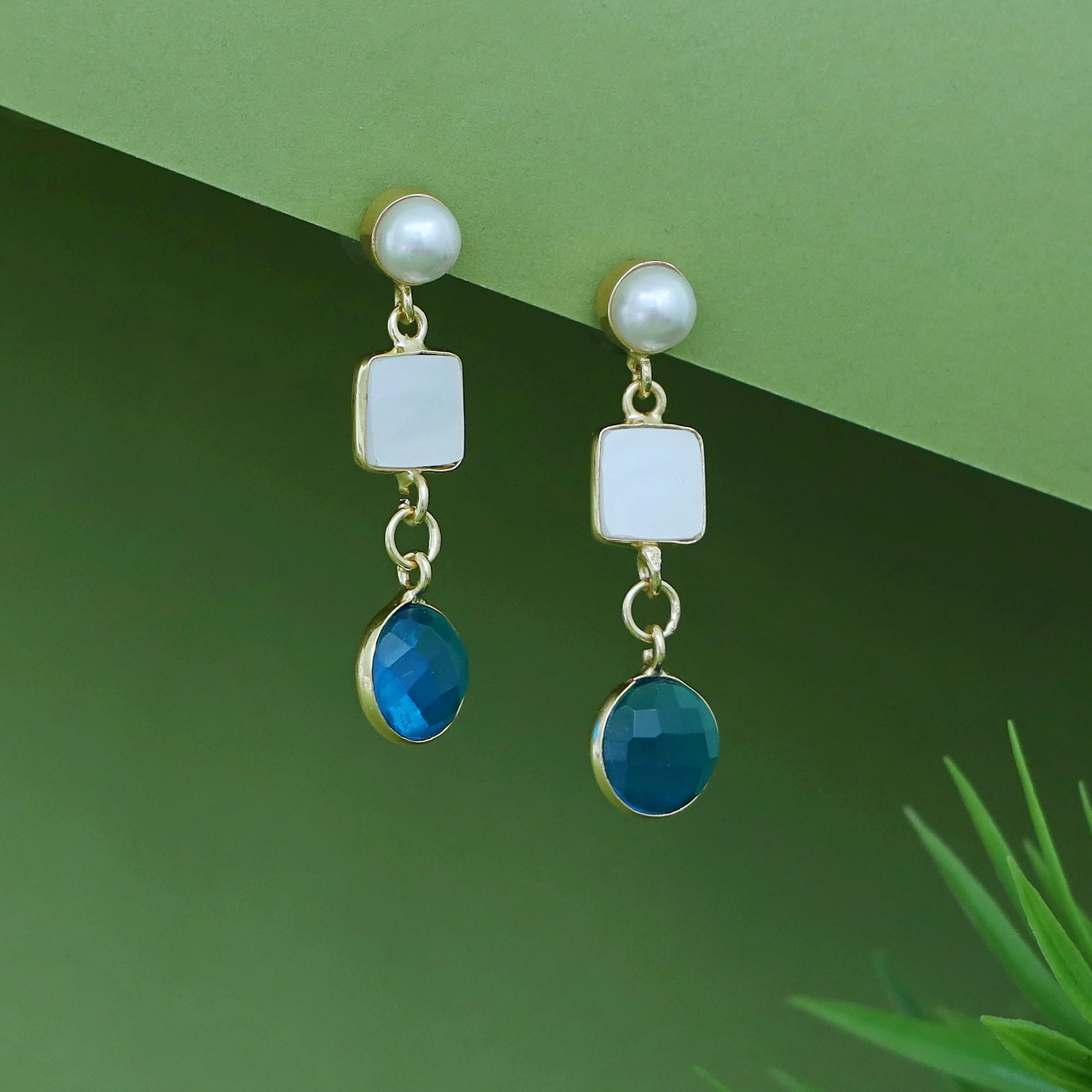 Renosa MOP + Glossy Pearl Earring - Image 8