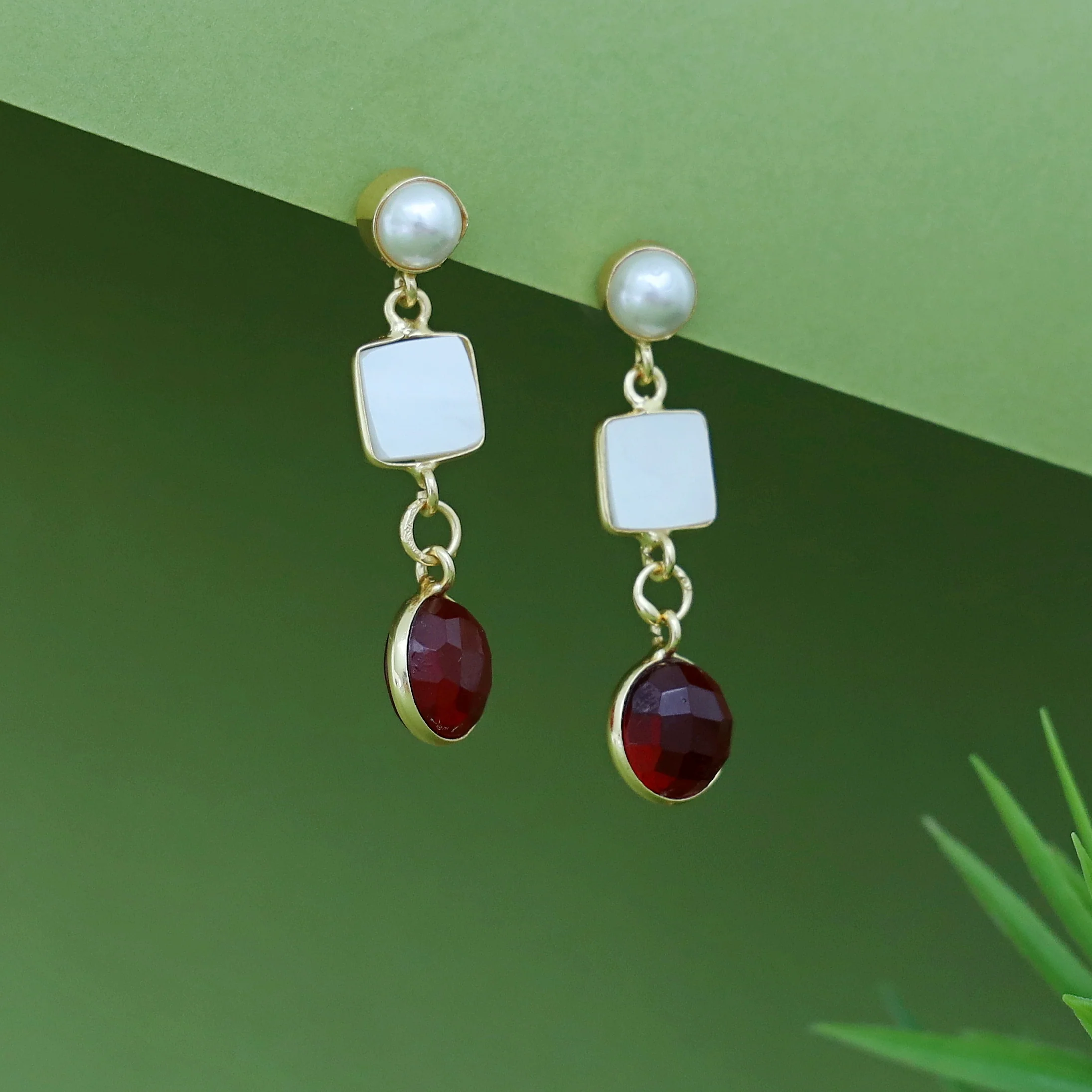 Renosa MOP + Glossy Pearl Earring - Image 9