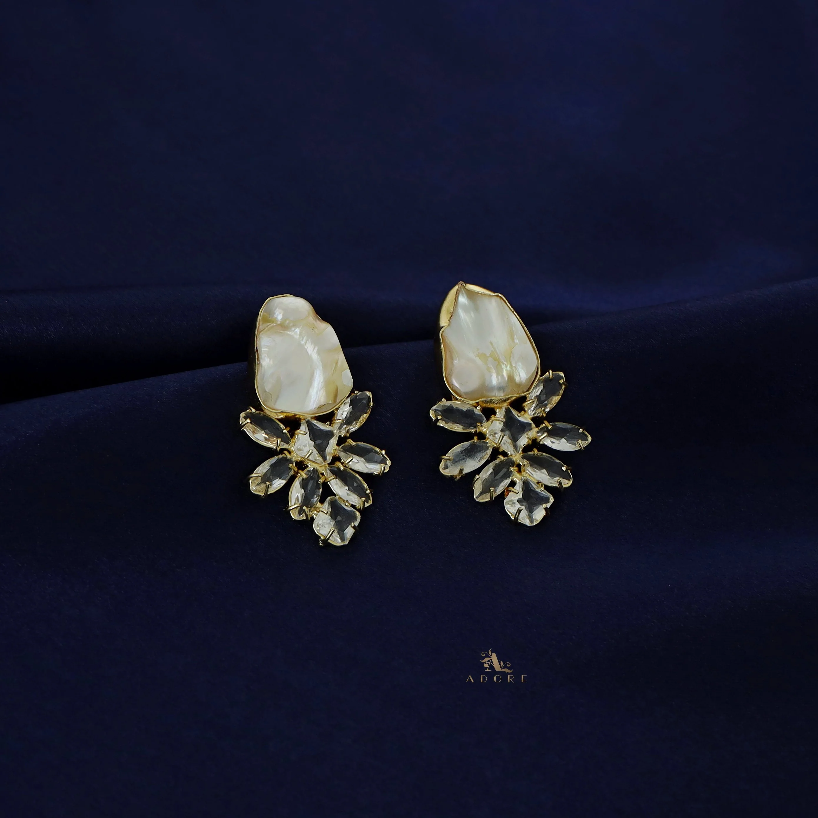 Resilea Glossy Floral Baroque Earring - Image 3