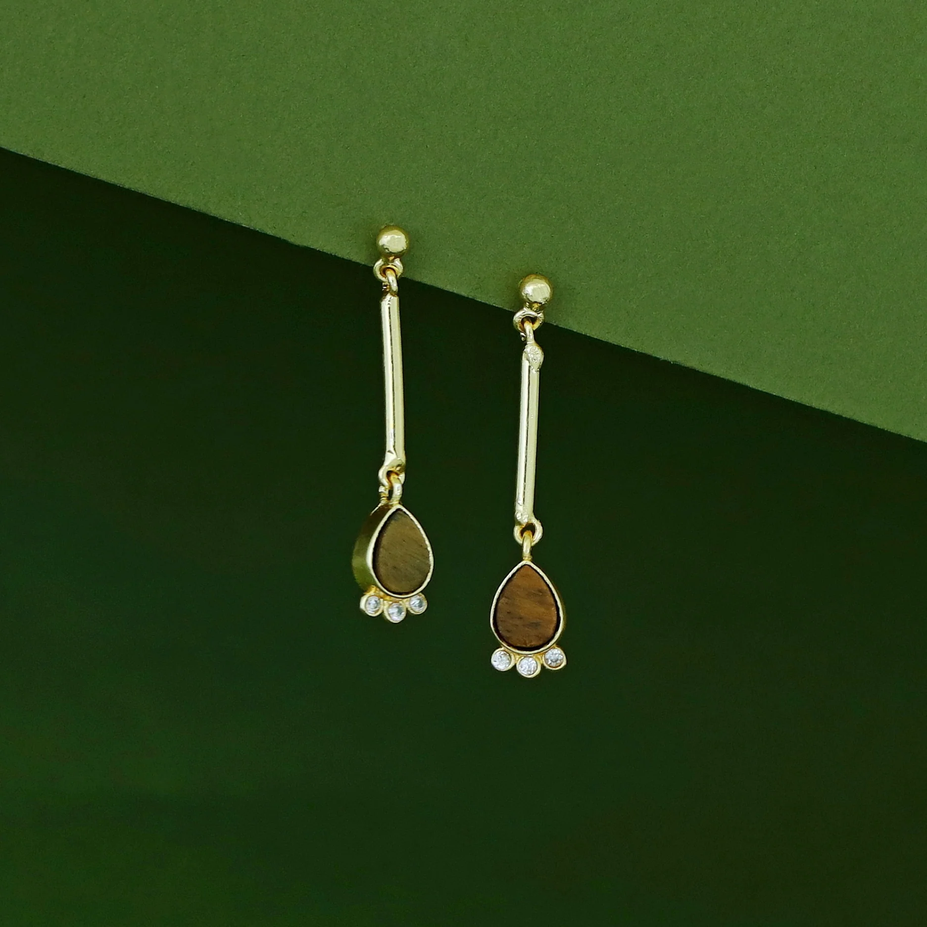 Riddhima Golden Stick Raw Stone Drop Earring - Image 3