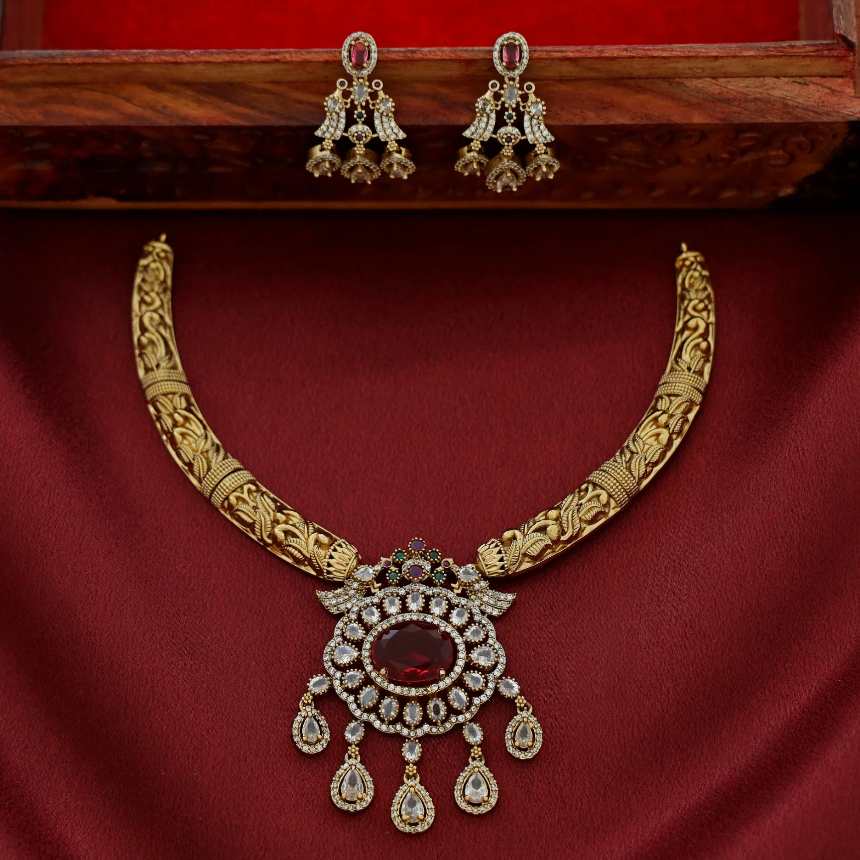 Riddhisha AD Stone Stiff Wing Neckpiece With Earring - Image 3