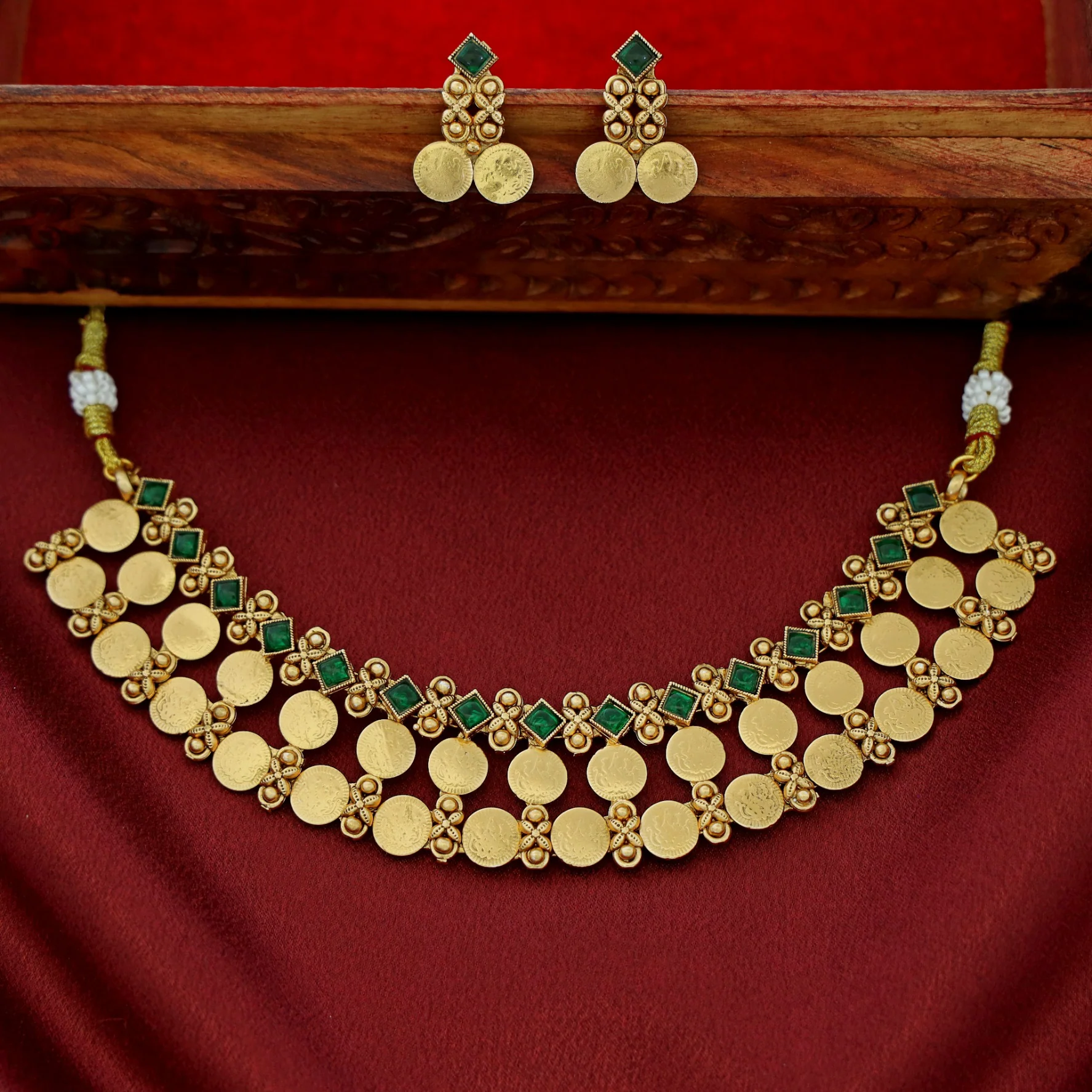 Ridhisha 2 Layer Kashi Short Neckpiece With Earring - Image 3