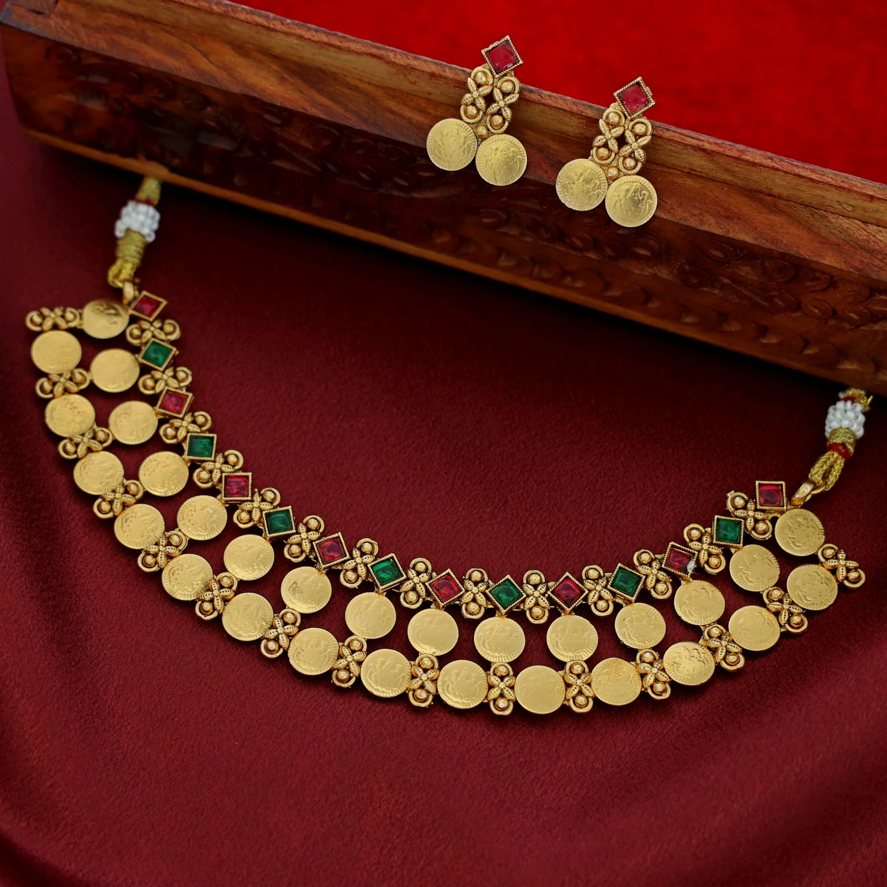 Ridhisha 2 Layer Kashi Short Neckpiece With Earring - Image 6