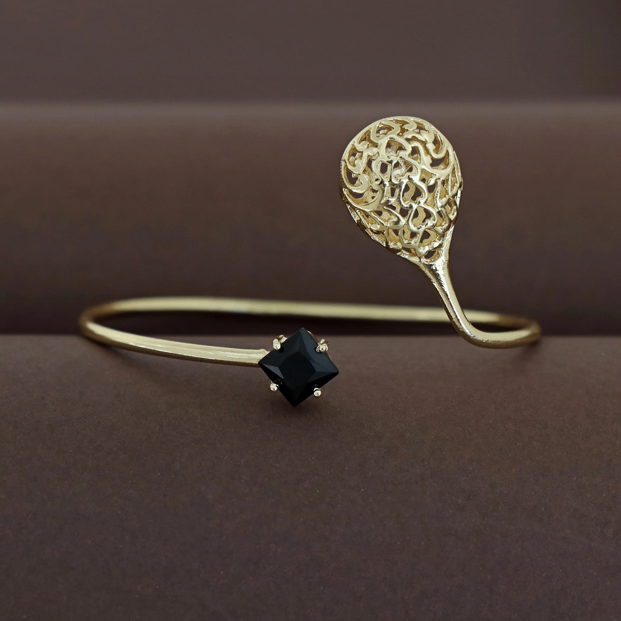 Ridvika Golden Filigree Glossy Bangle - Image 2