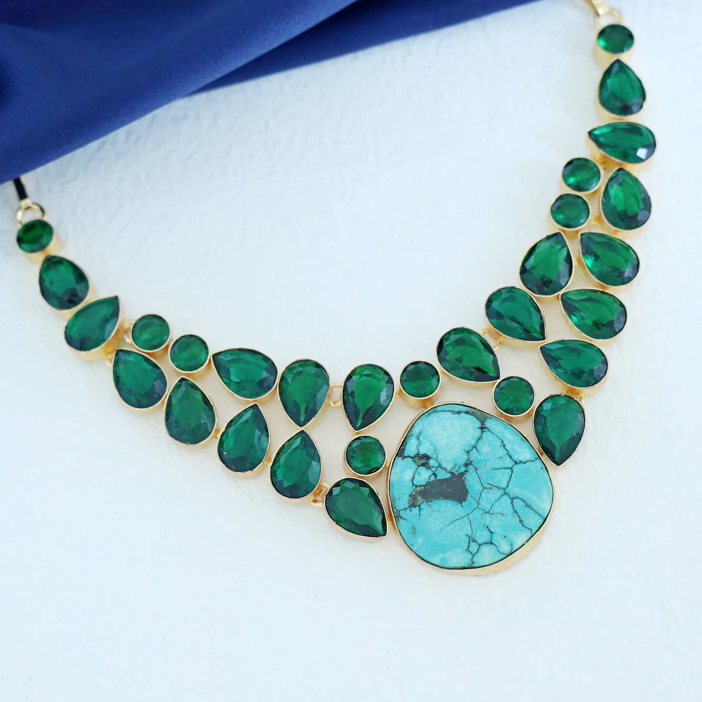 Rikki Glossy Neckpiece - Image 2