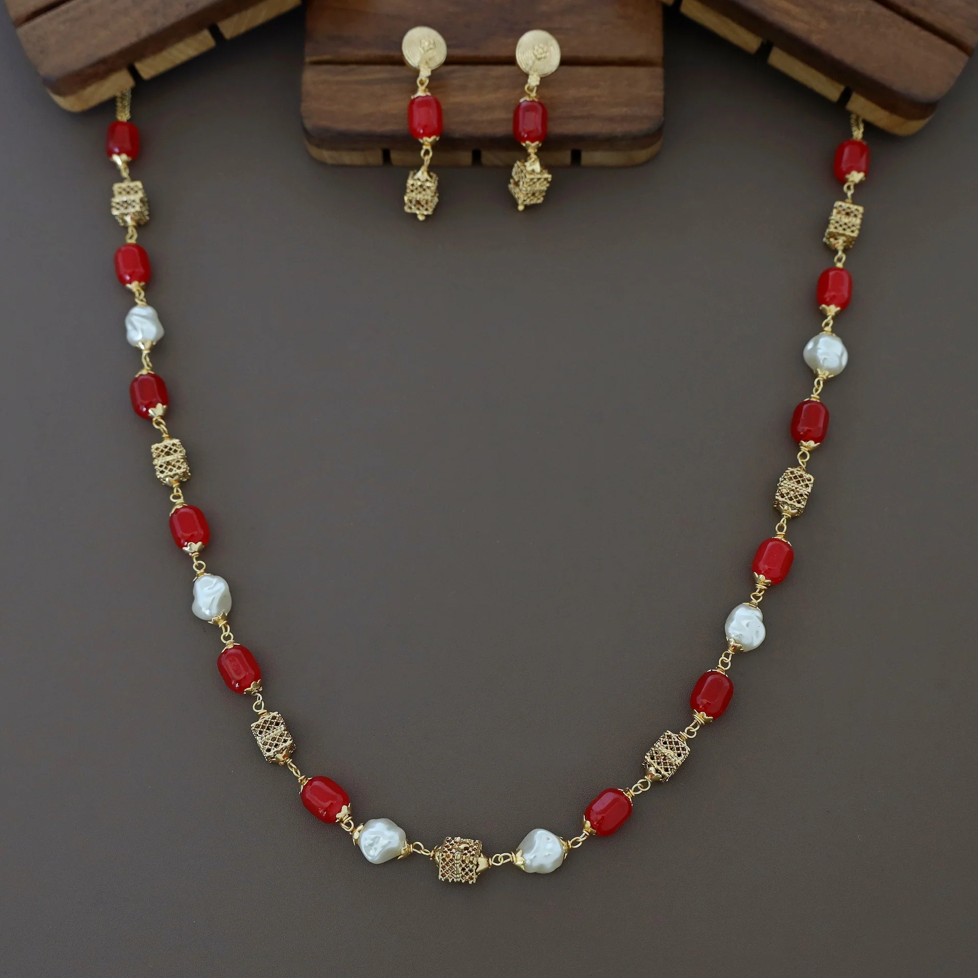 Riley Beaded Baroque Neckpiece with Earring - Image 10