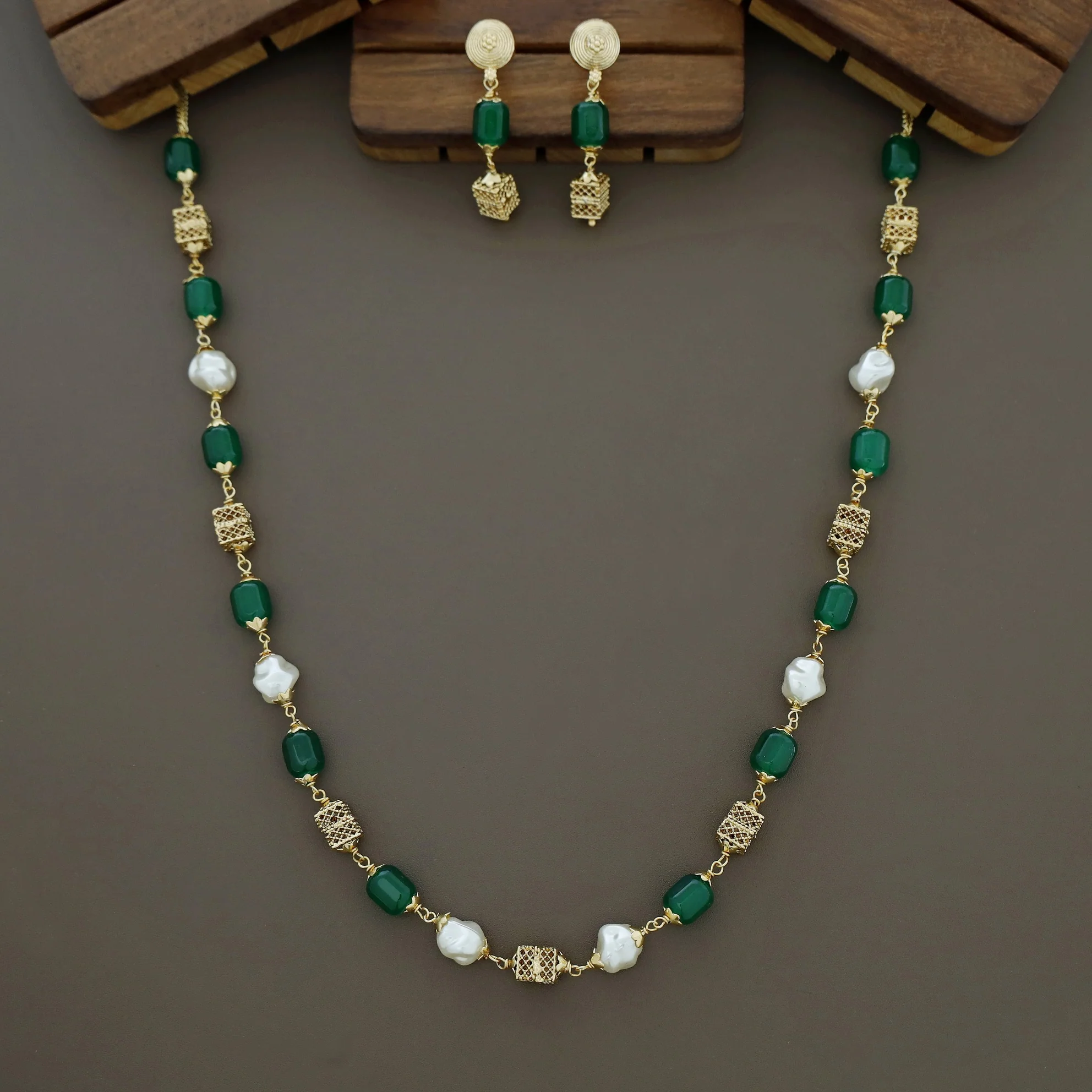 Riley Beaded Baroque Neckpiece with Earring - Image 16