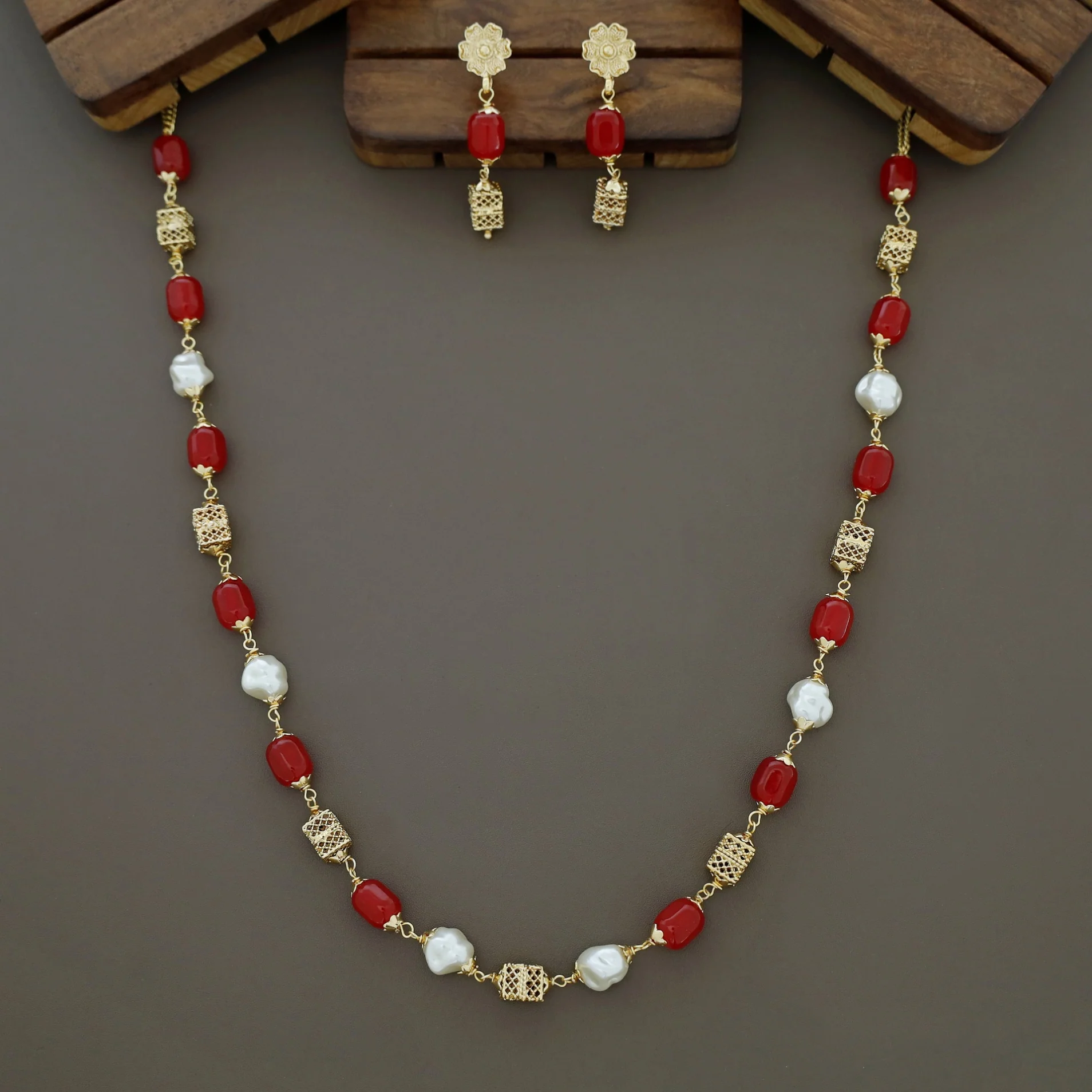 Riley Beaded Baroque Neckpiece with Earring - Image 4