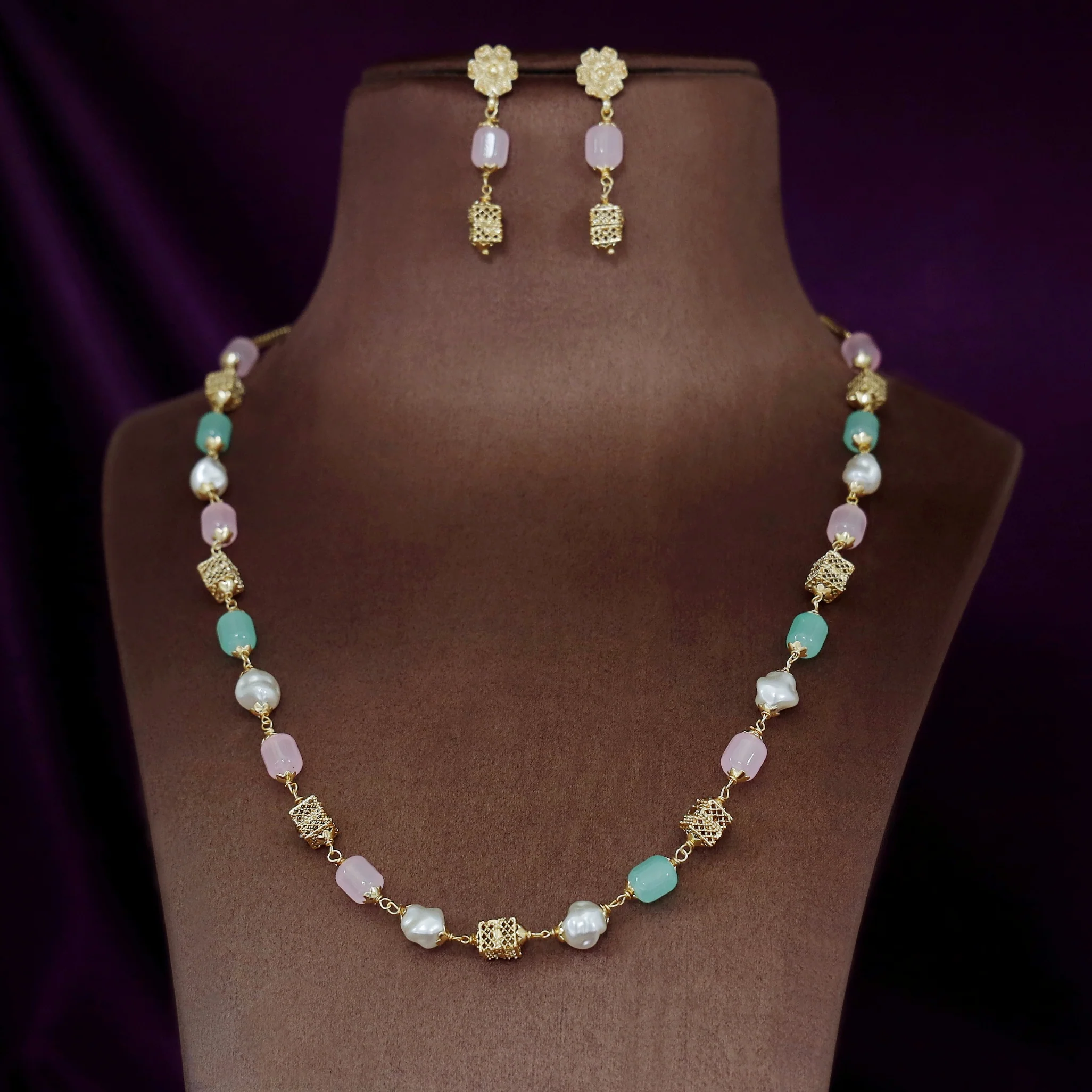 Riley Beaded Baroque Neckpiece with Earring - Image 5