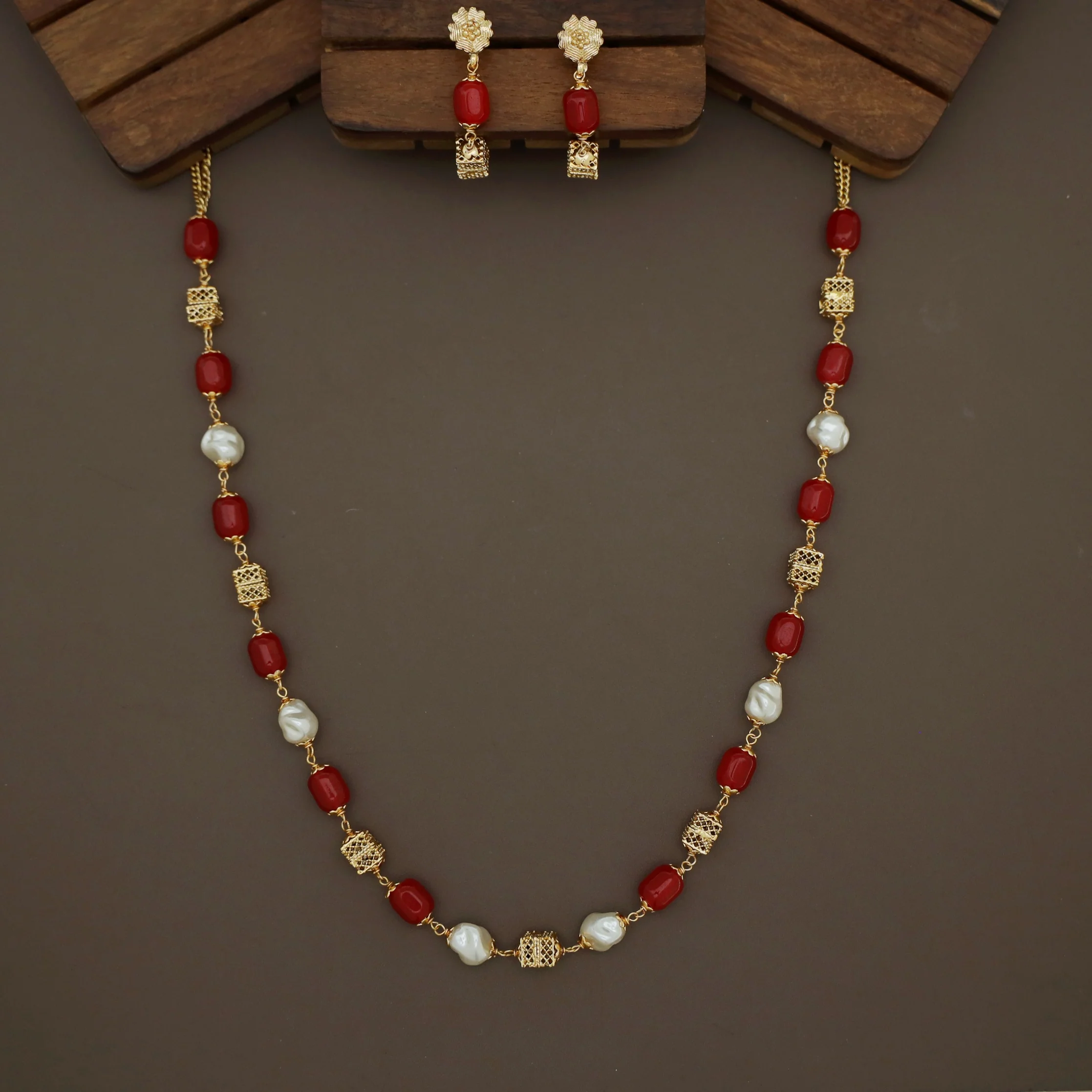 Riley Beaded Baroque Neckpiece with Earring - Image 6