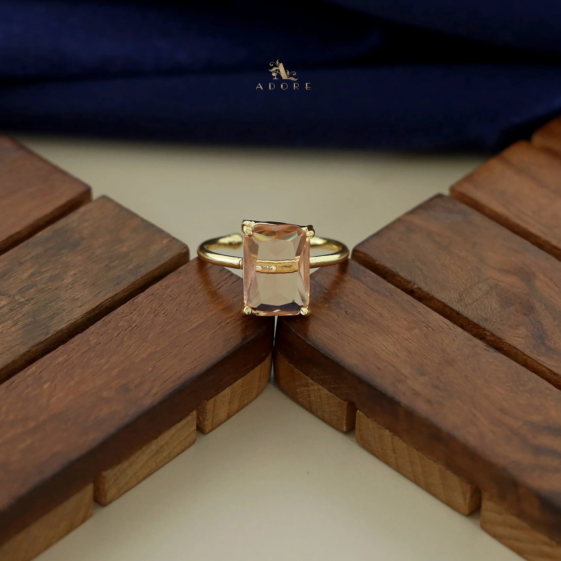 Rinza 4 Claw Glossy Rectangle Ring - Image 12