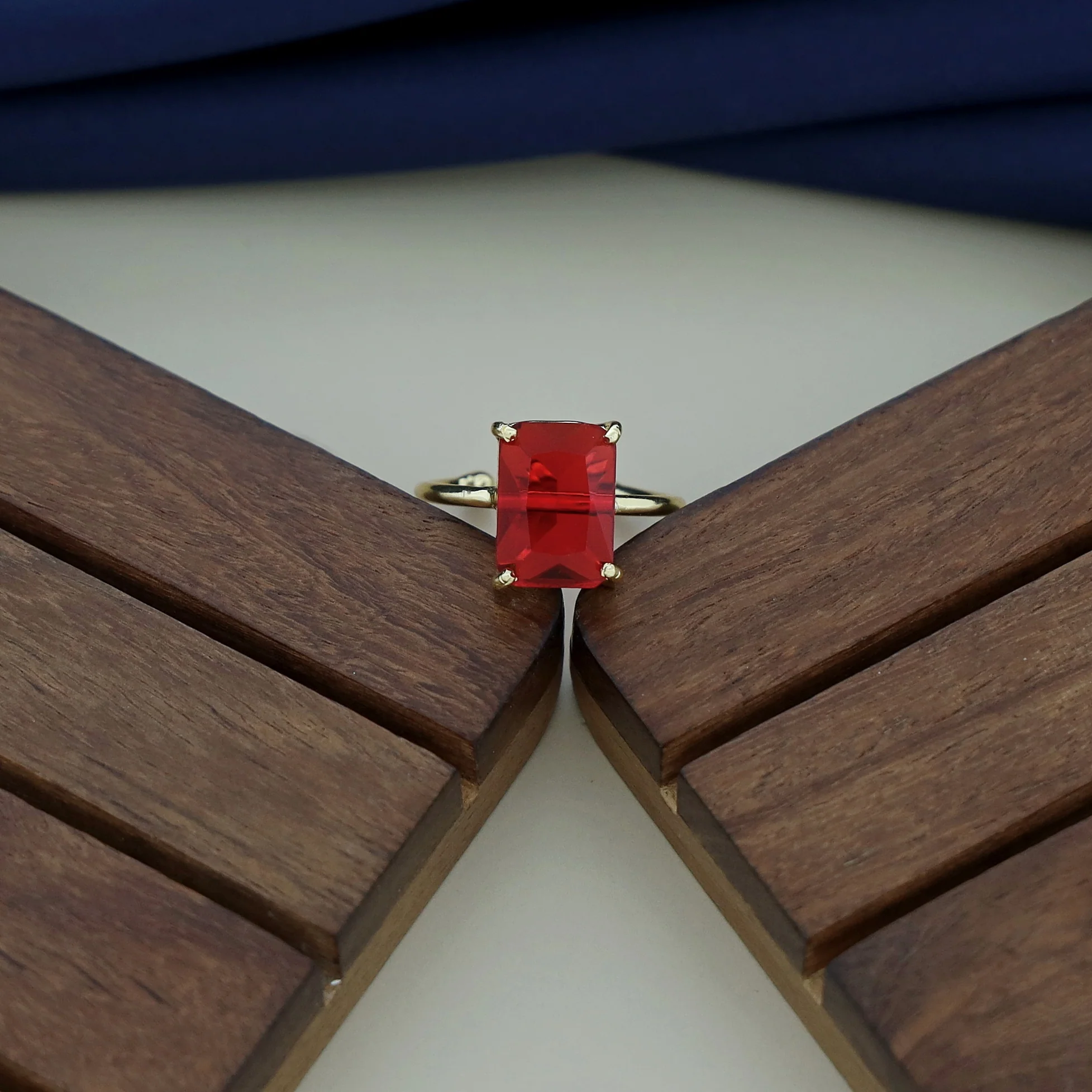 Rinza 4 Claw Glossy Rectangle Ring - Image 17