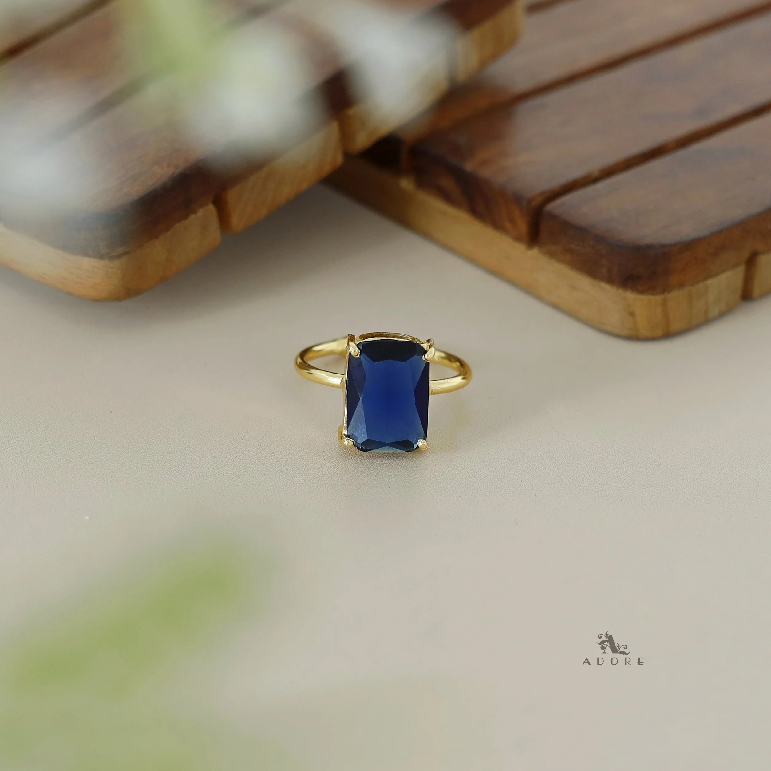 Rinza 4 Claw Glossy Rectangle Ring - Image 6