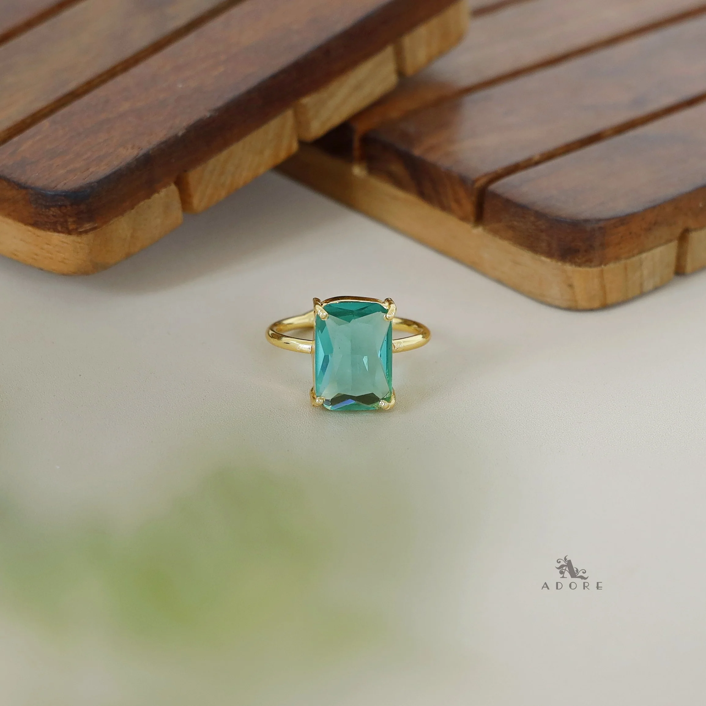Rinza 4 Claw Glossy Rectangle Ring - Image 8