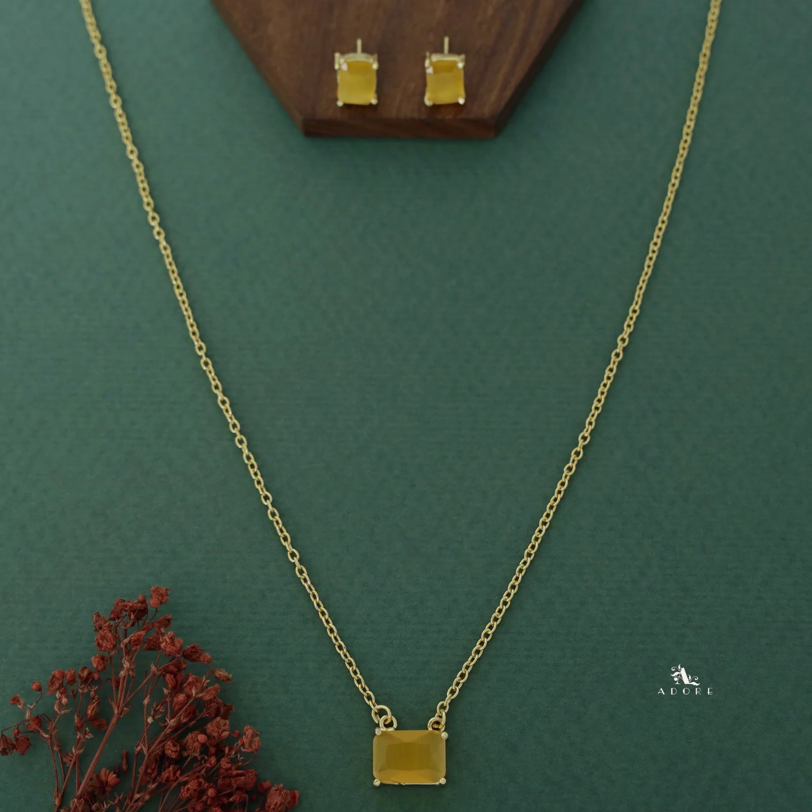 Jaime Glossy Rectangle Neckpiece With Stud - Image 20