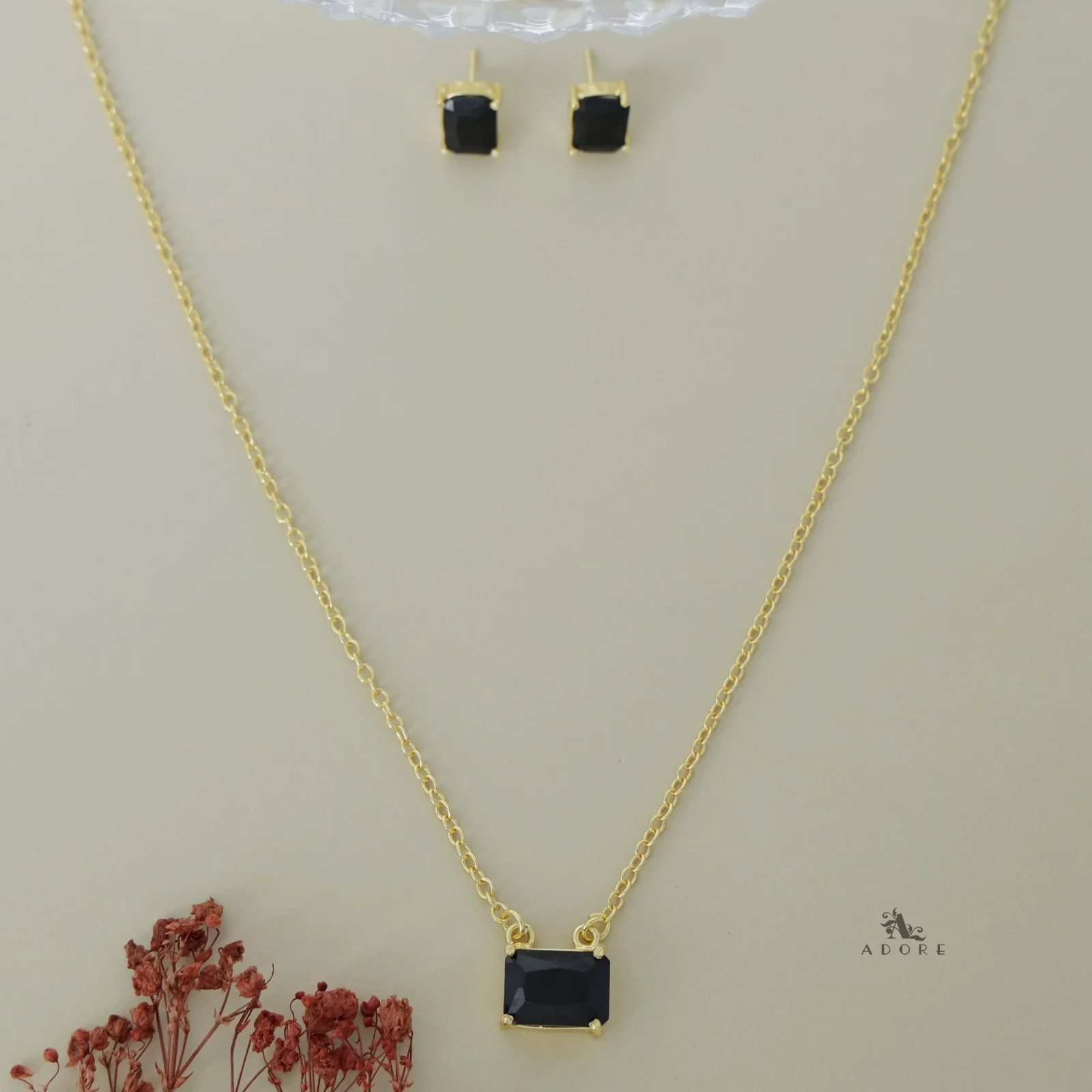 Jaime Glossy Rectangle Neckpiece With Stud - Image 6