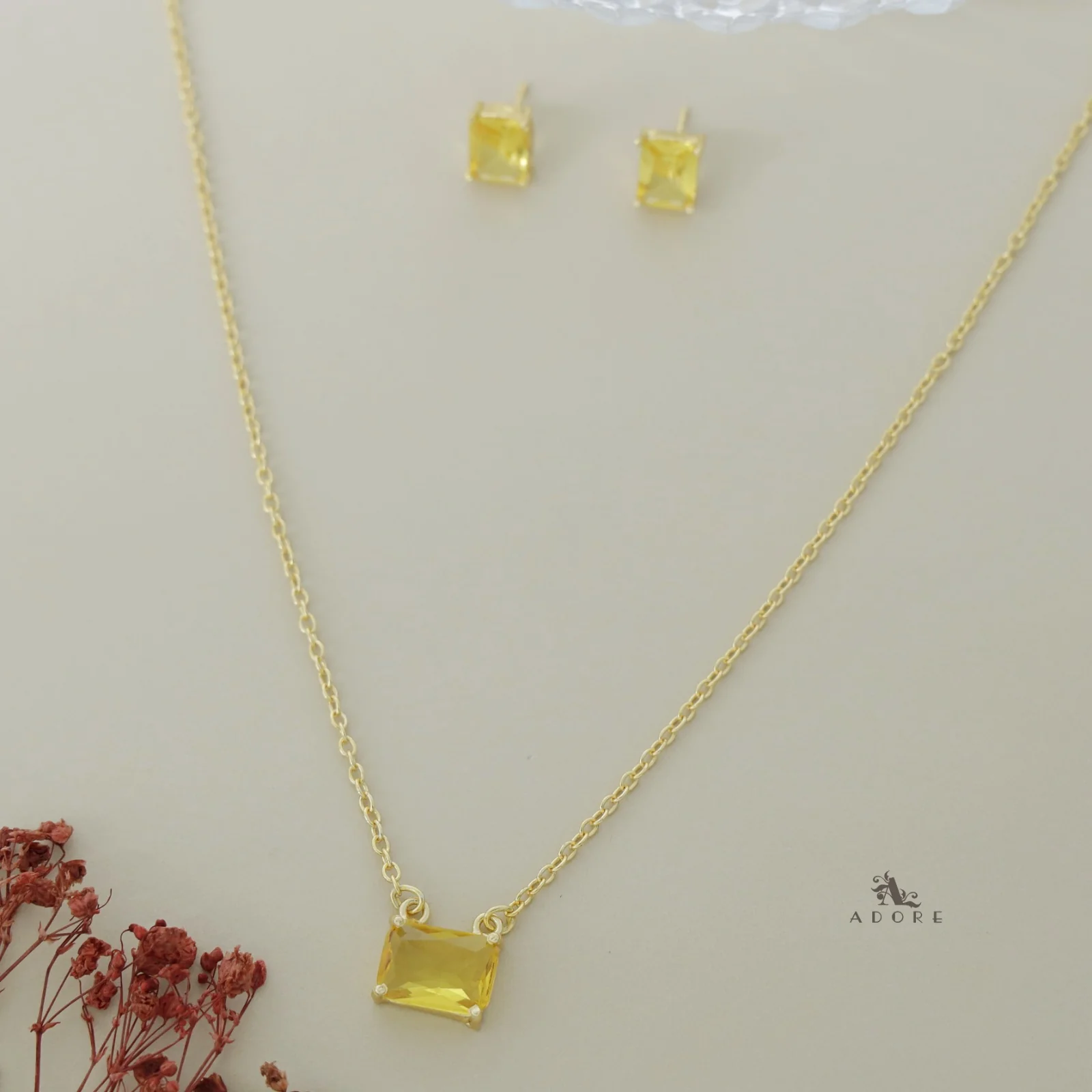 Jaime Glossy Rectangle Neckpiece With Stud - Image 7