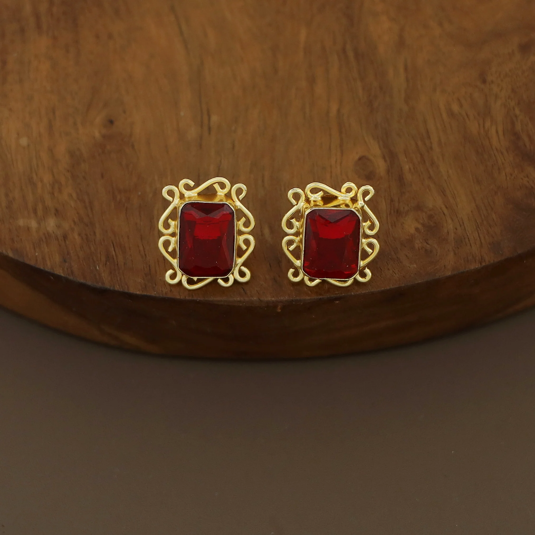 Ritu Golden Rectangle Glossy Neck Cuff With Earring - Image 11