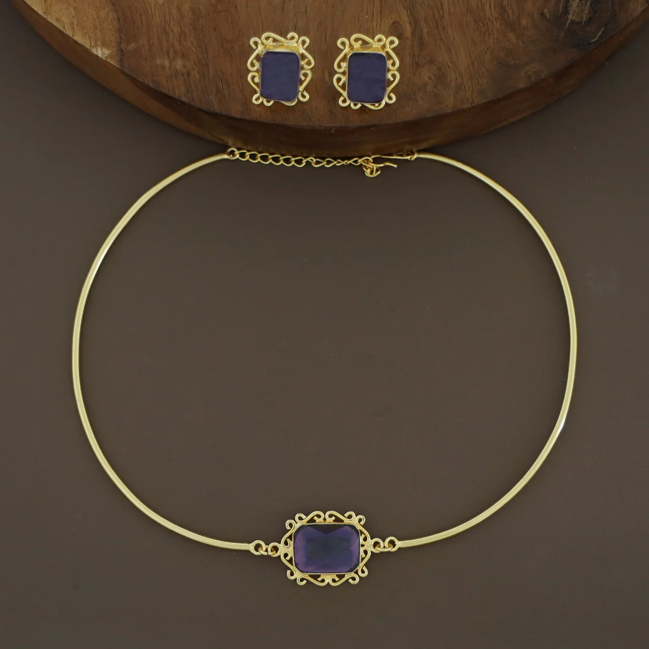 Ritu Golden Rectangle Glossy Neck Cuff With Earring - Image 6