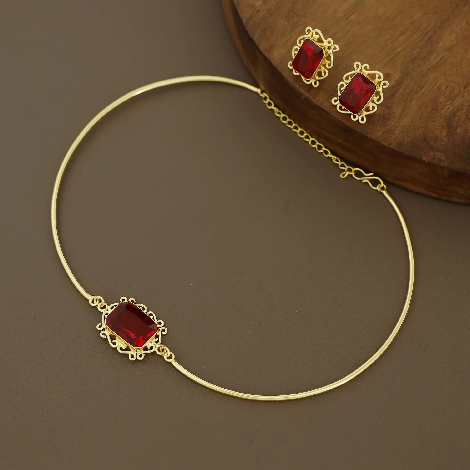 Ritu Golden Rectangle Glossy Neck Cuff With Earring - Image 8