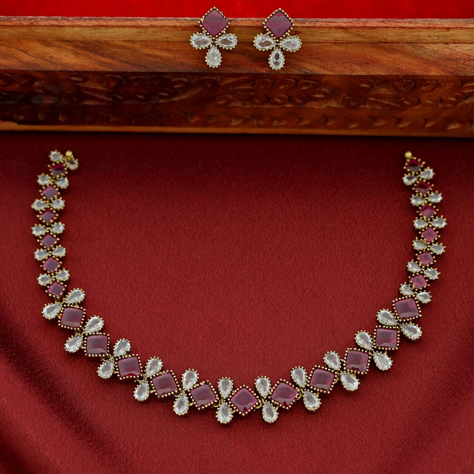 Ritvika Kemp Stone Short Neckpiece With Earring - Image 4