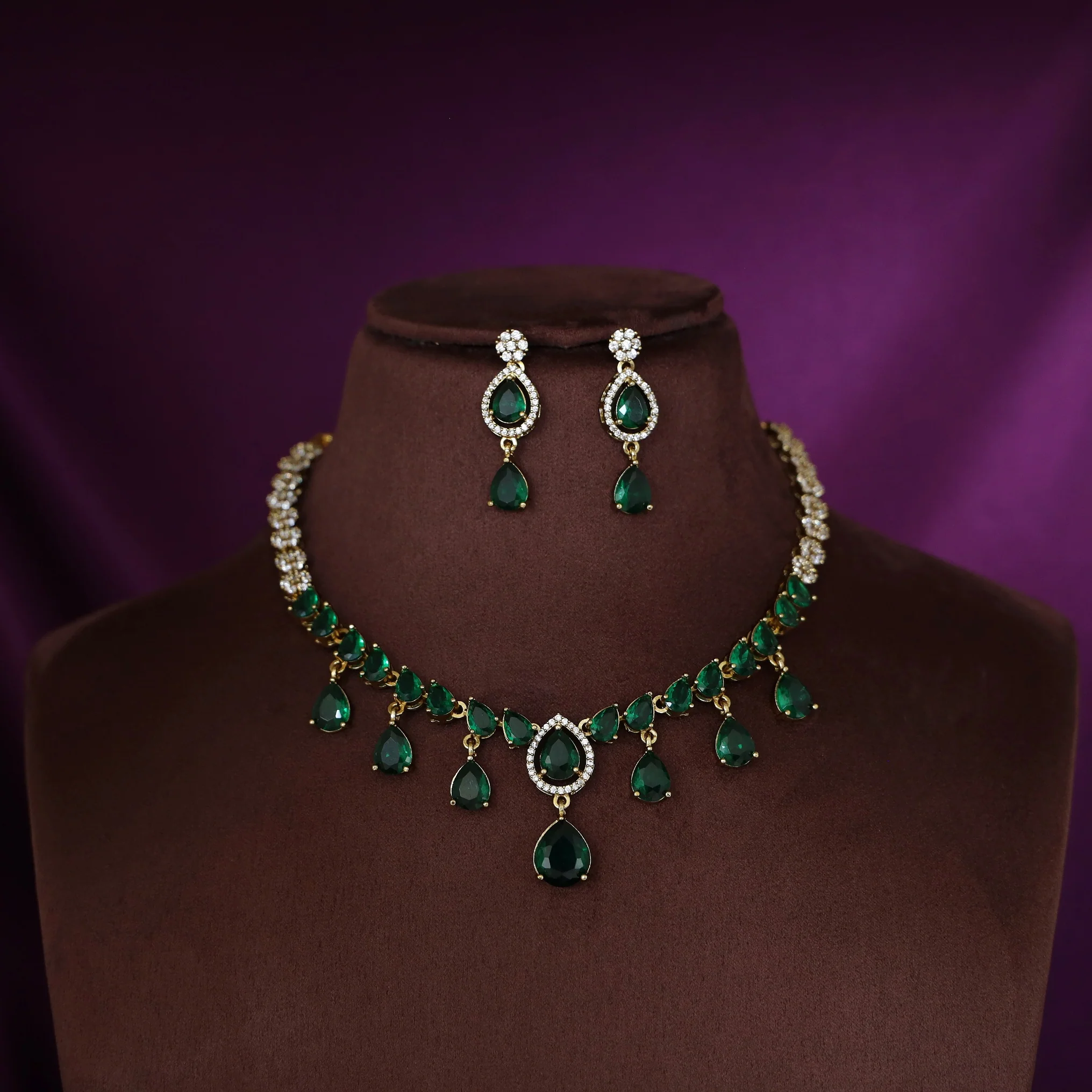 Rivya Sayali Glossy Drop Short Neckpiece With Earring - Image 3