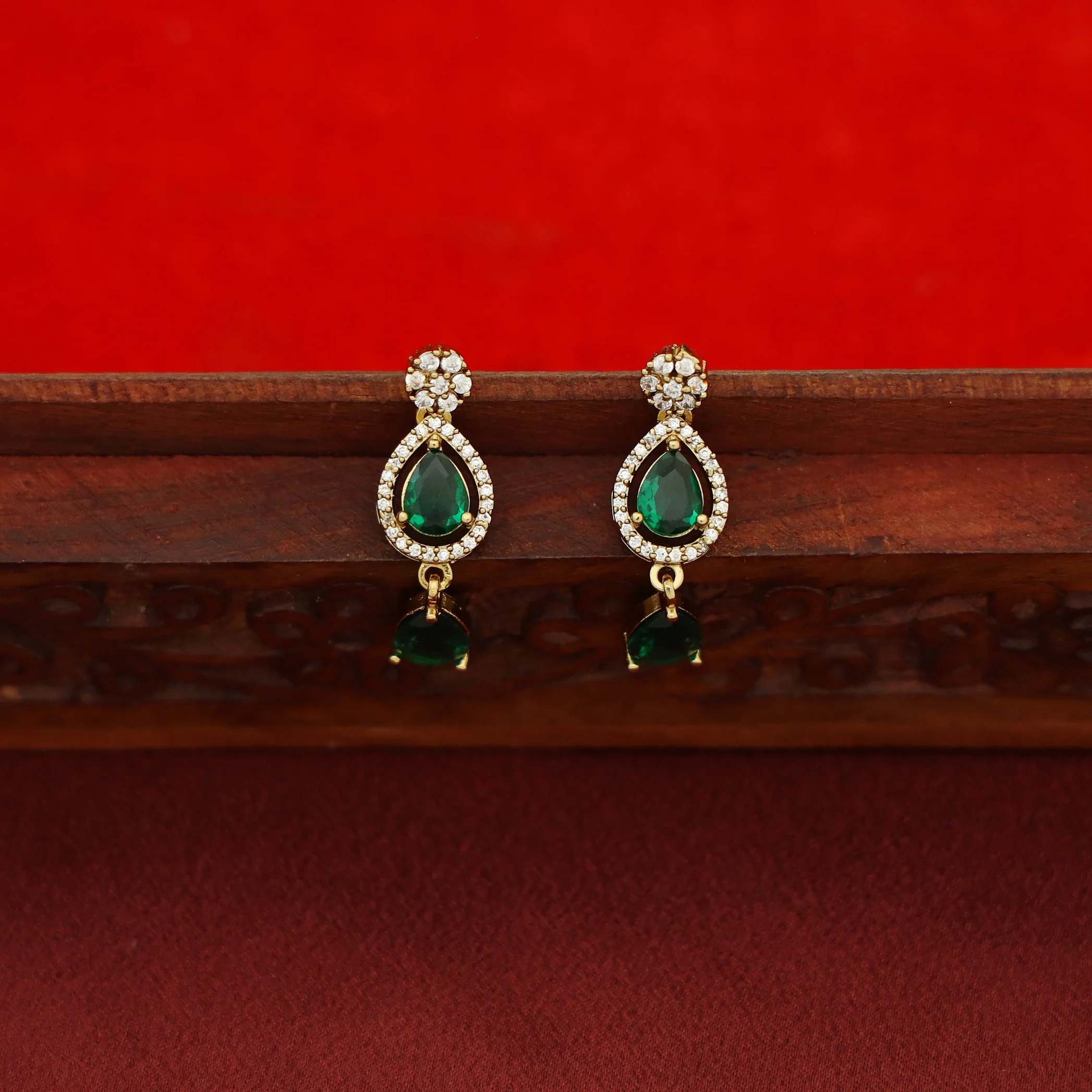 Rivya Sayali Glossy Drop Short Neckpiece With Earring - Image 5
