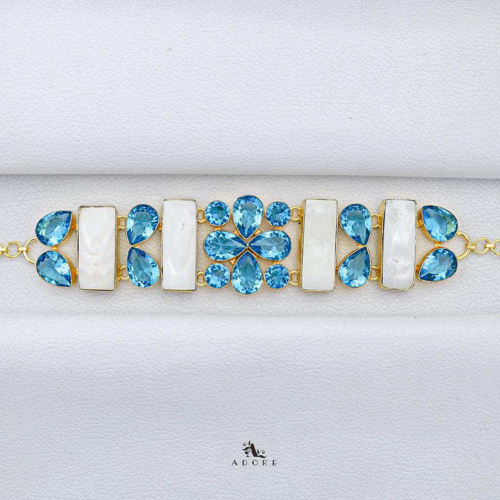 Robia Bold Choker - Image 3