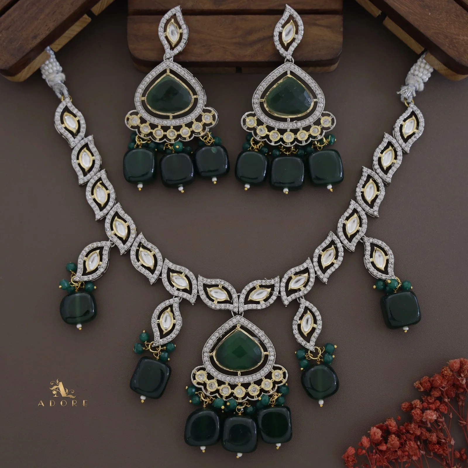 Rochana Kundan Neckpiece With Earring - Image 3