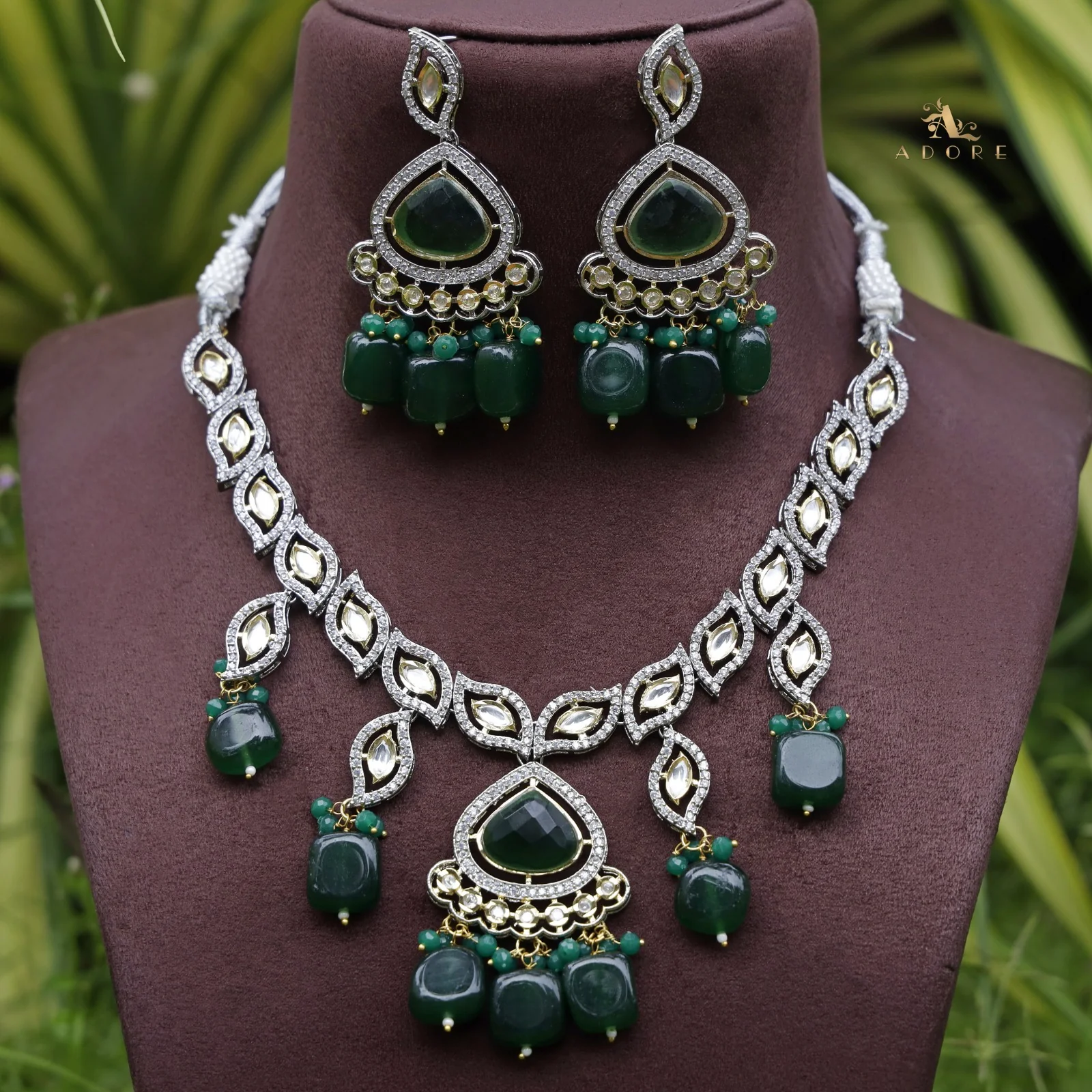 Rochana Kundan Neckpiece With Earring - Image 6