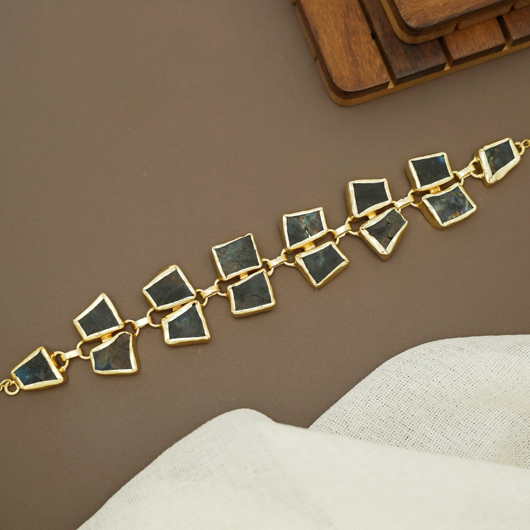 Rosella Raw Stone Choker - Image 7