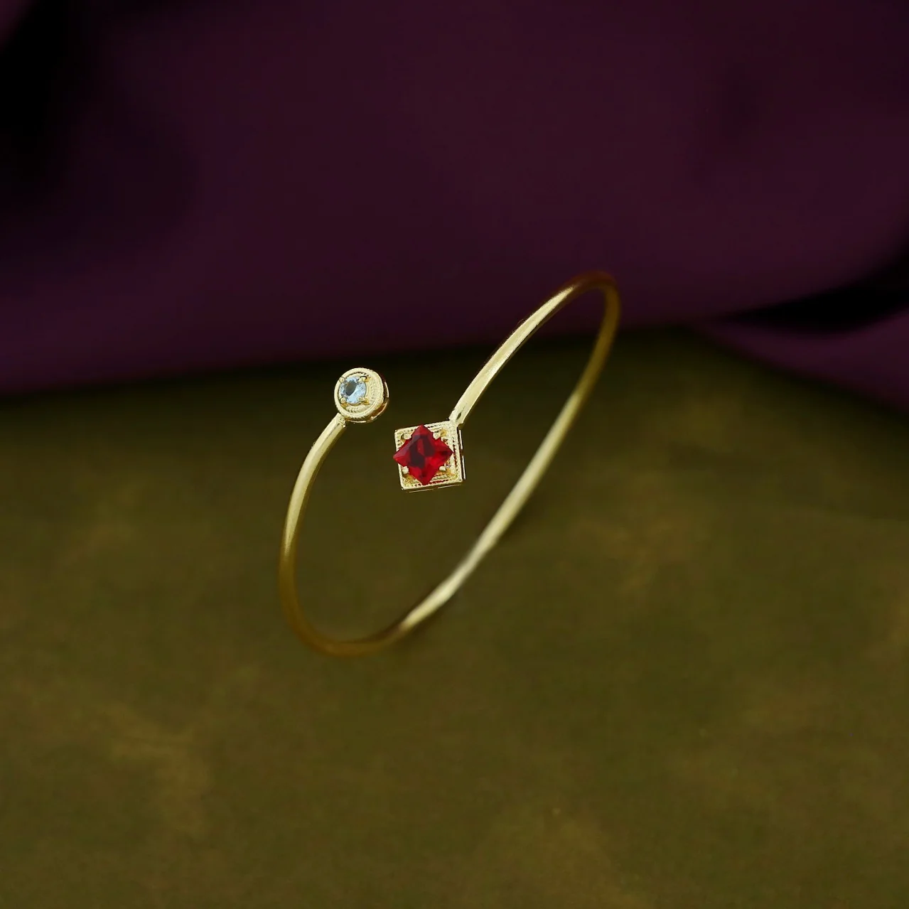 Rosey Golden Claw Glossy Stone Bangle - Image 3