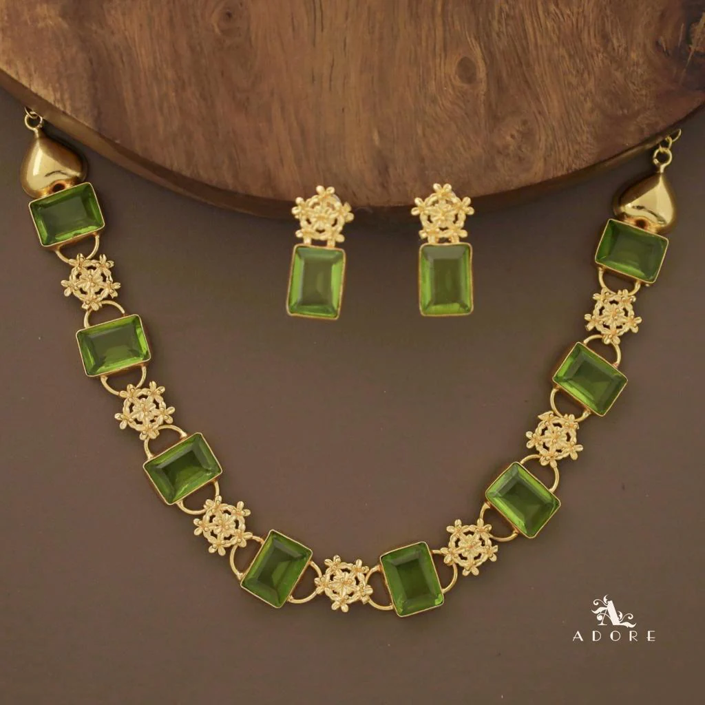 Royal Sparkle Neckpiece Plus Stud - Image 11