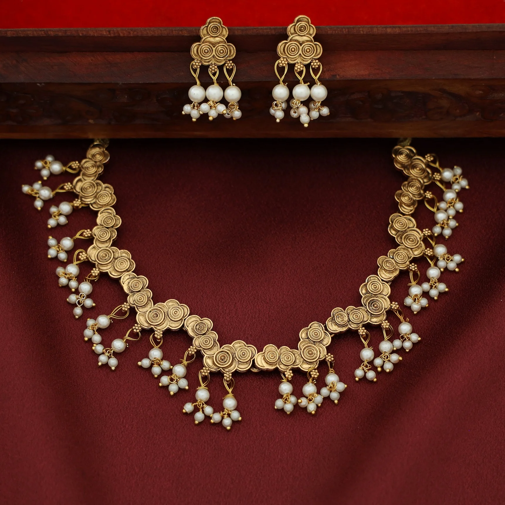 Roza Floral Pearl Short Neckpiece with Earring - Image 2
