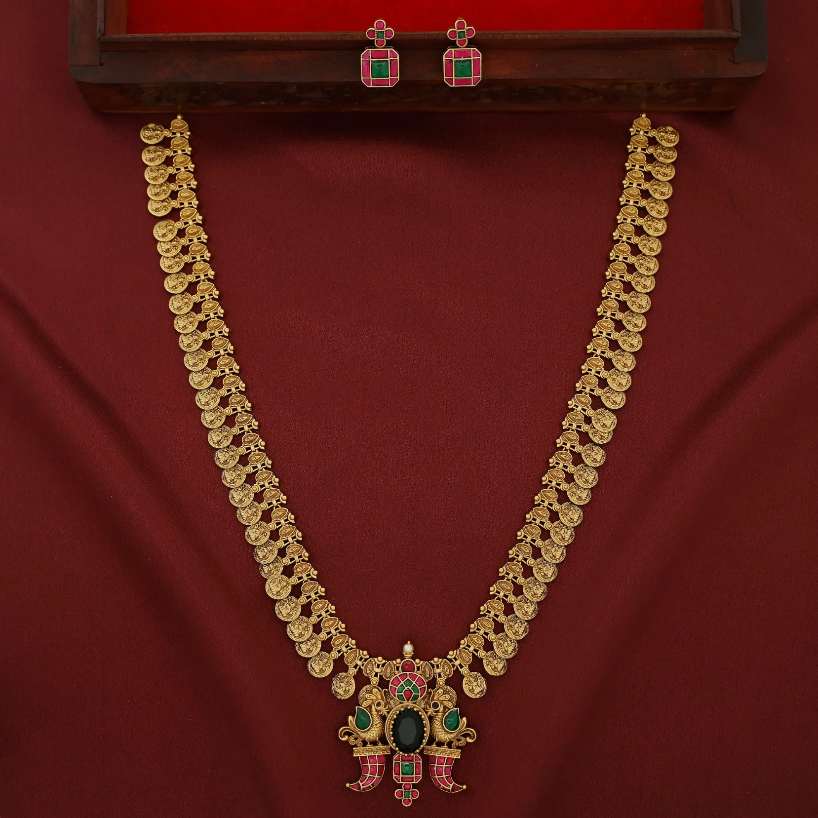 Ishvarya Premium Jadau Kundan Kashi Long Haram With Earring - Image 3