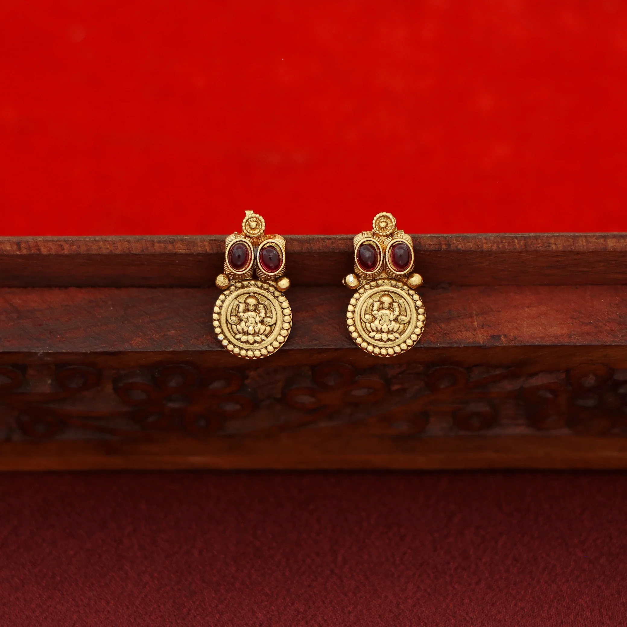 Rudveera Kashi Short Neckpiece With Earring - Image 6