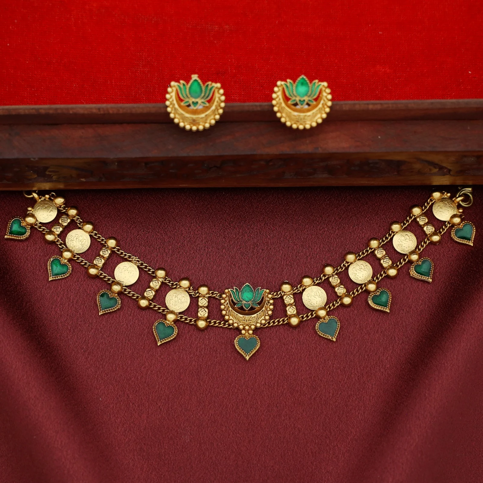 Ruhini 2 Layer Kashi Enamel Lotus Choker with Earring - Image 3