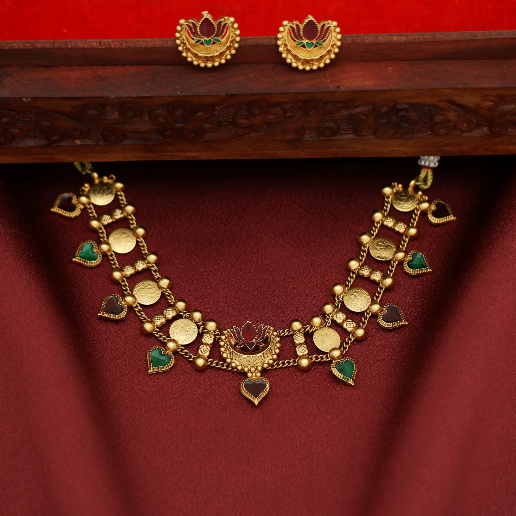Ruhini 2 Layer Kashi Enamel Lotus Choker with Earring - Image 4