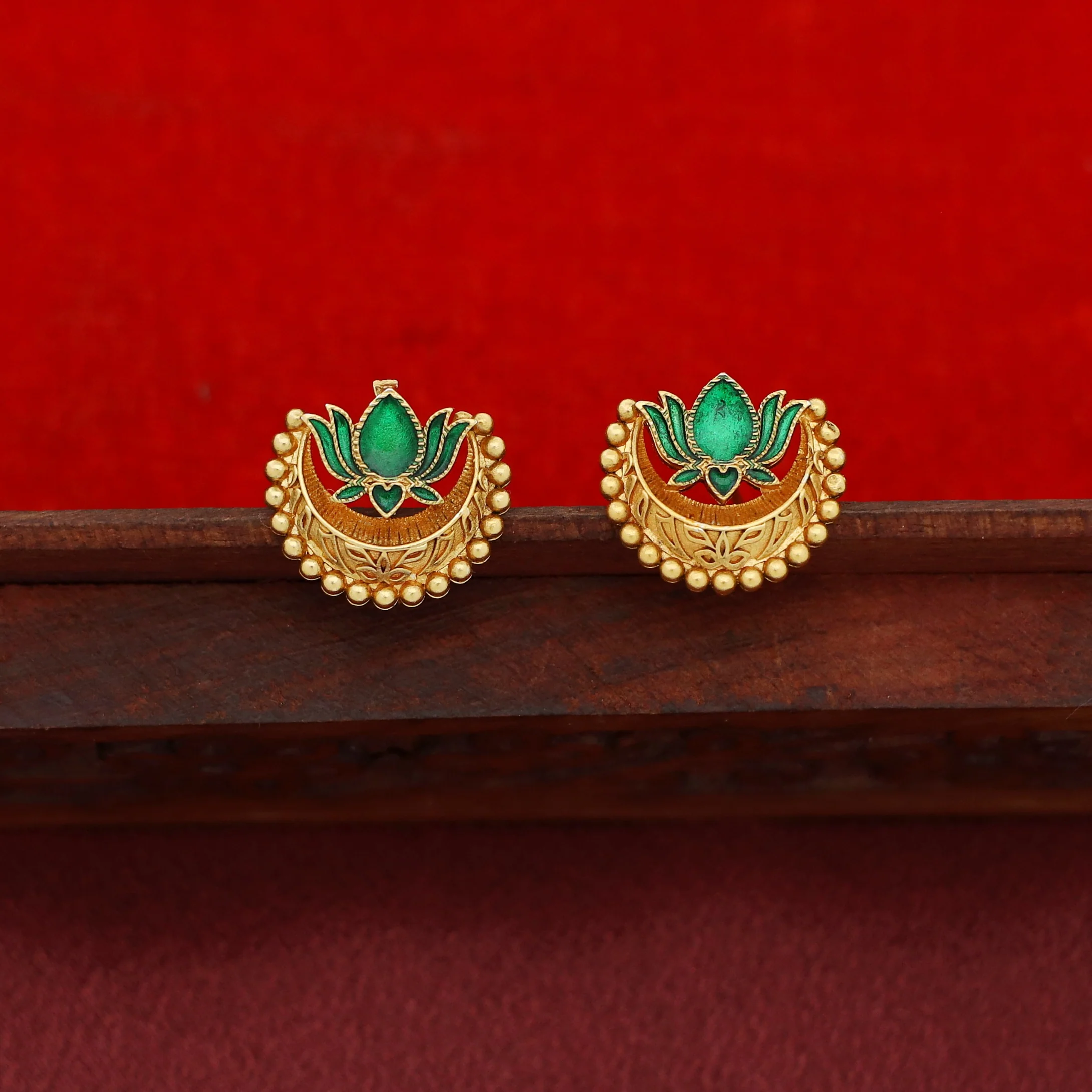 Ruhini 2 Layer Kashi Enamel Lotus Choker with Earring - Image 6