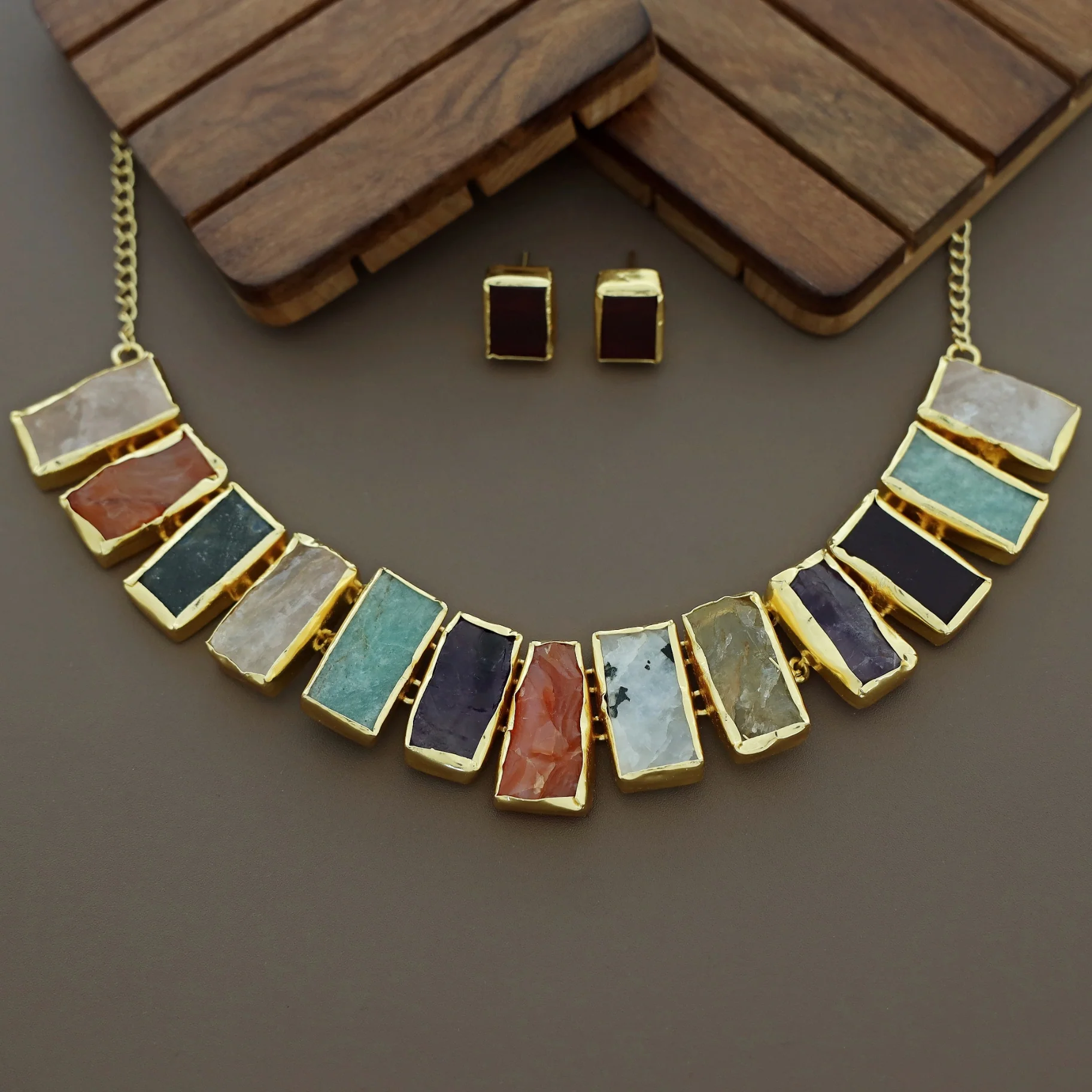 Rushika Rectangle Raw Stone Short Neckpiece With Stud - Image 10