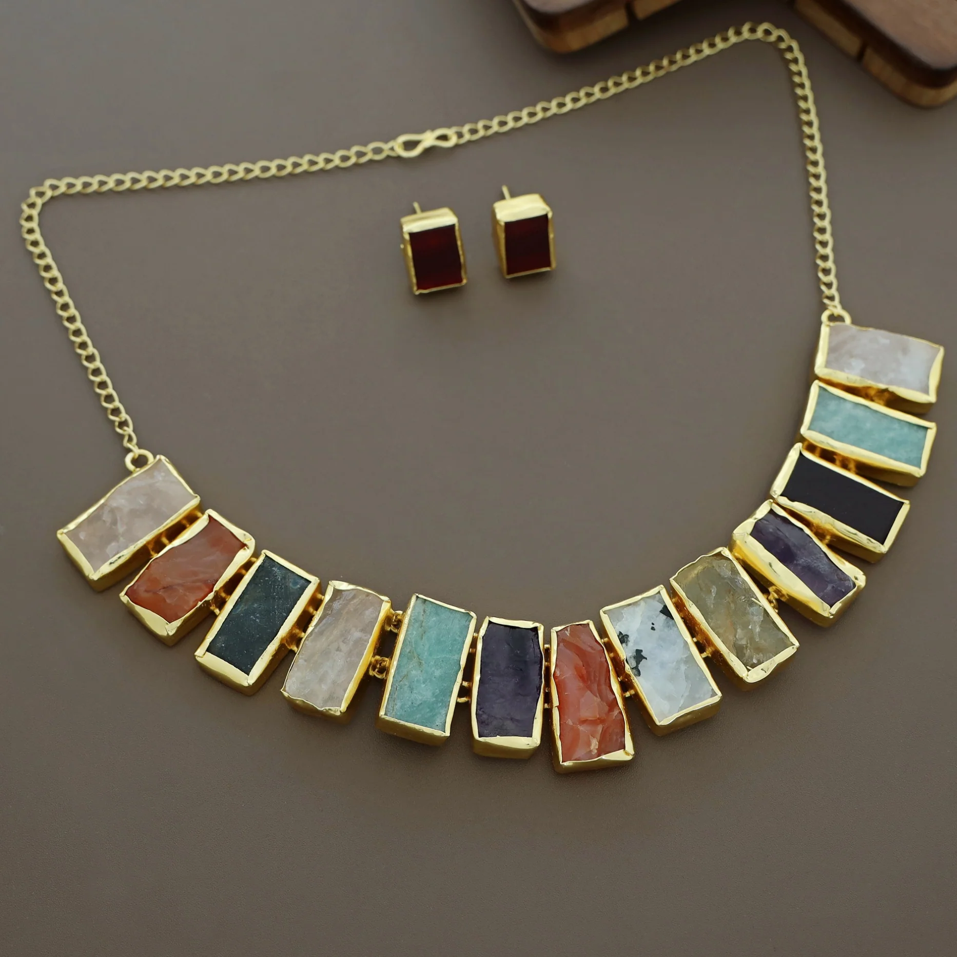 Rushika Rectangle Raw Stone Short Neckpiece With Stud - Image 11