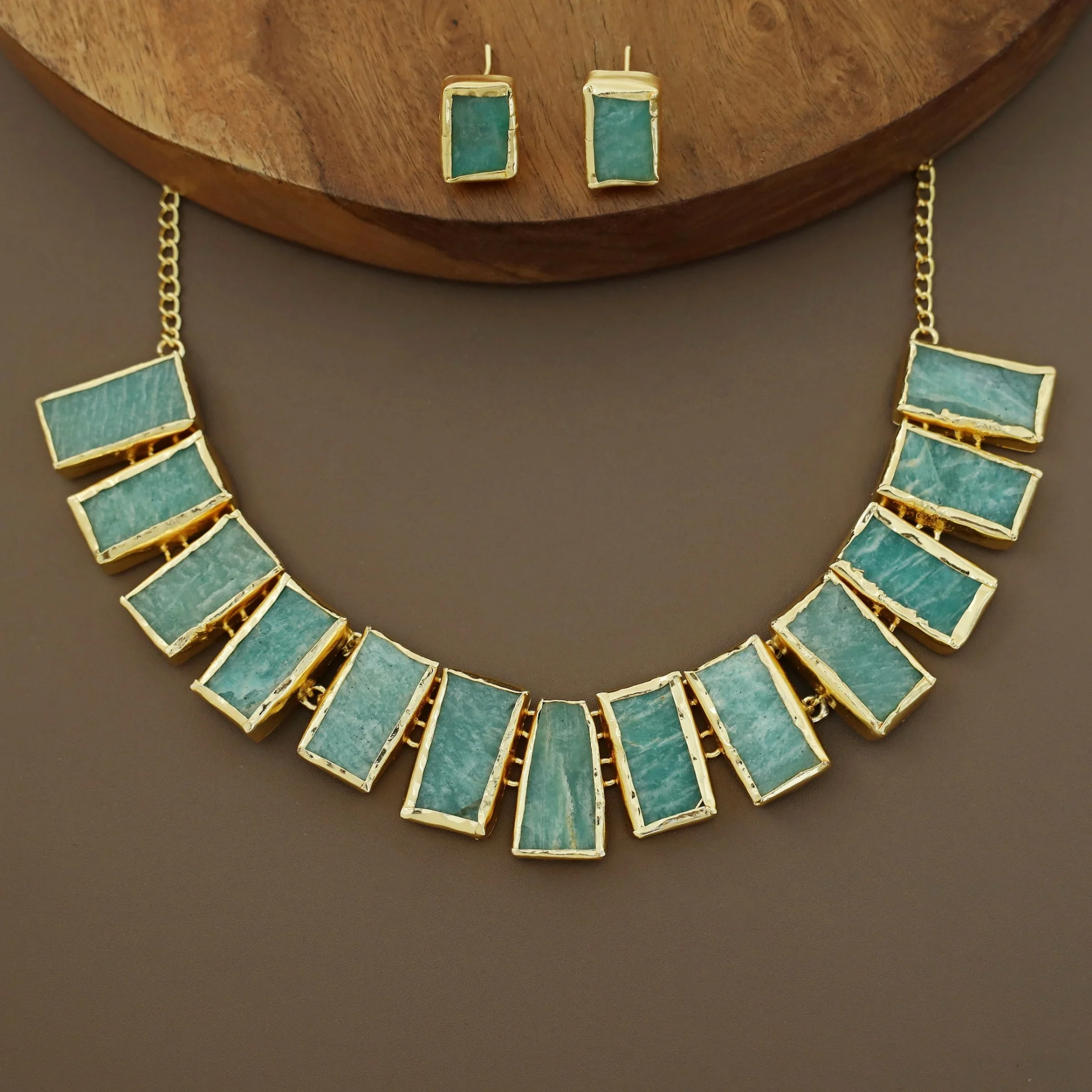 Rushika Rectangle Raw Stone Short Neckpiece With Stud - Image 25