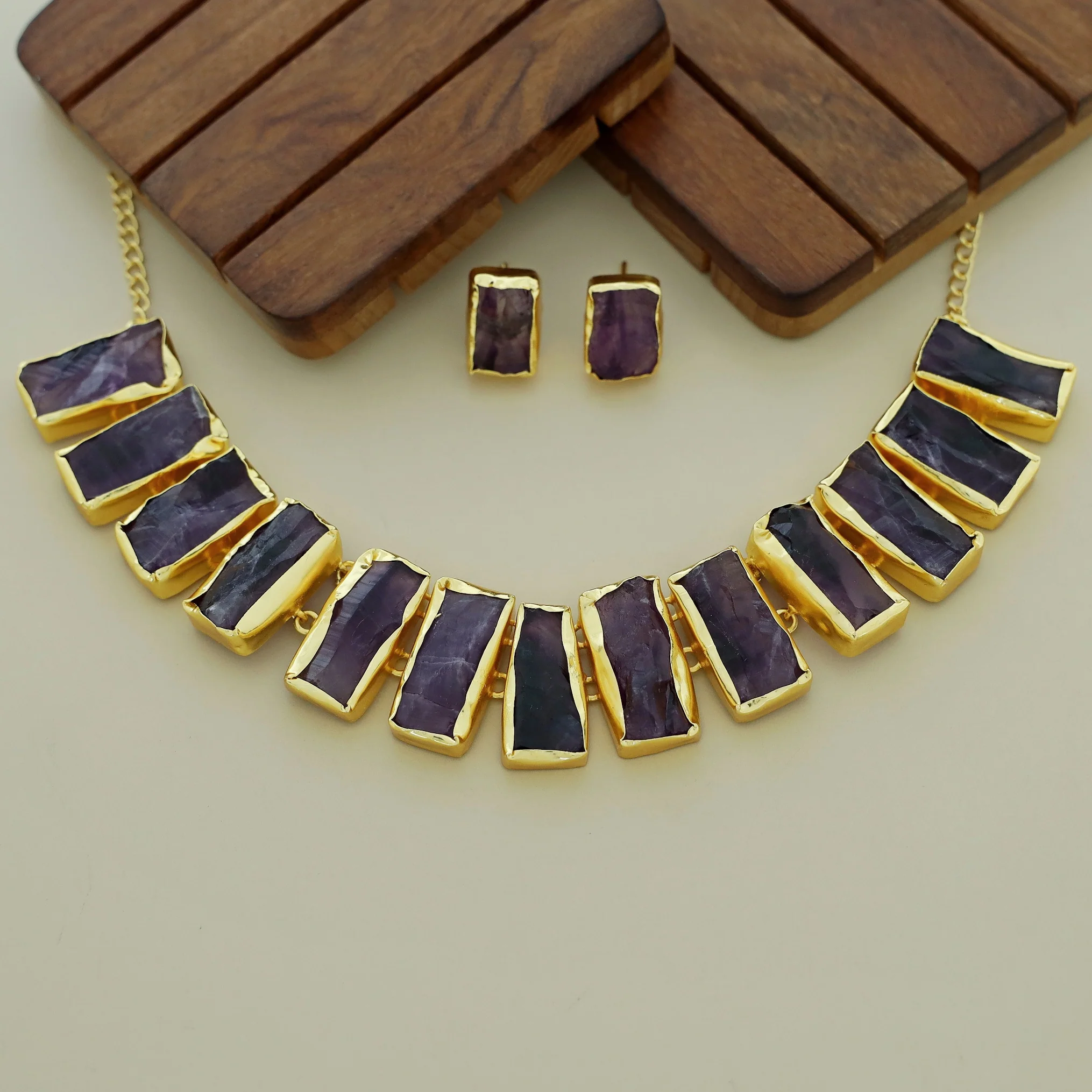 Rushika Rectangle Raw Stone Short Neckpiece With Stud - Image 8