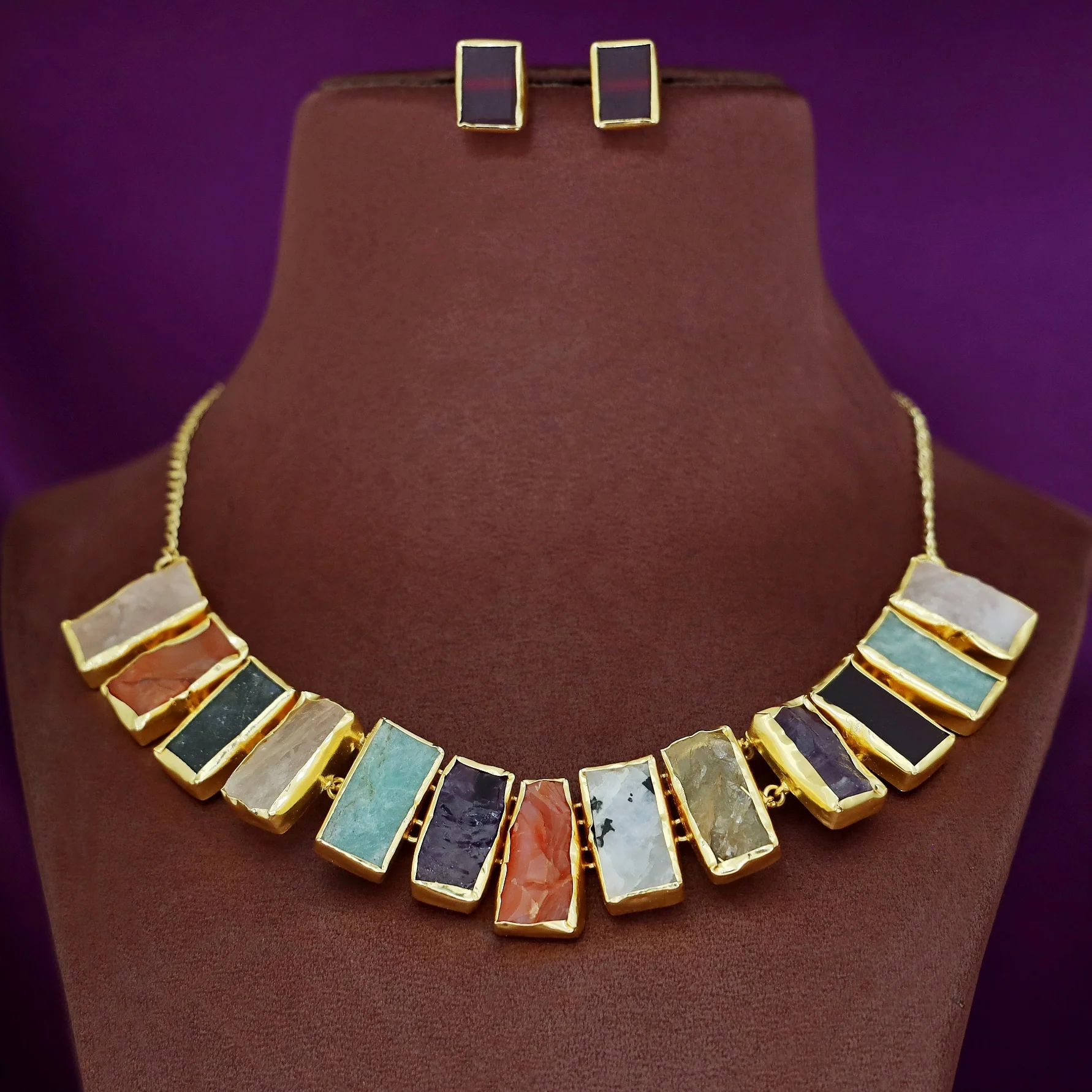 Rushika Rectangle Raw Stone Short Neckpiece With Stud - Image 9