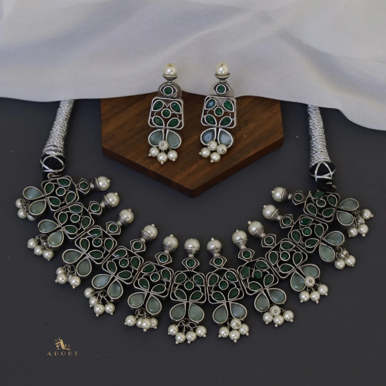 Ruthina Neckpiece With Earring - Image 11
