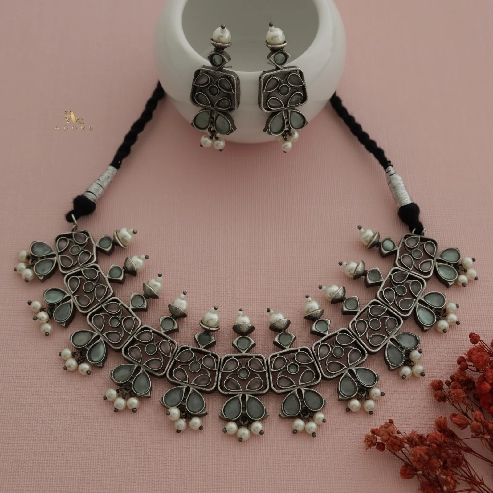 Ruthina Neckpiece With Earring - Image 15